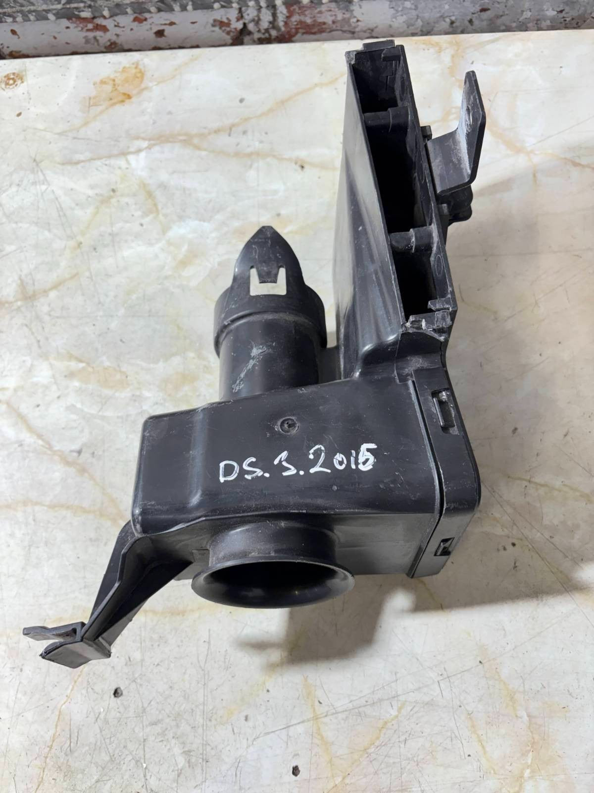 2009-16 CITROEN DS3 1.6 DIESEL AIR INTAKE DUCT BOX 96826476