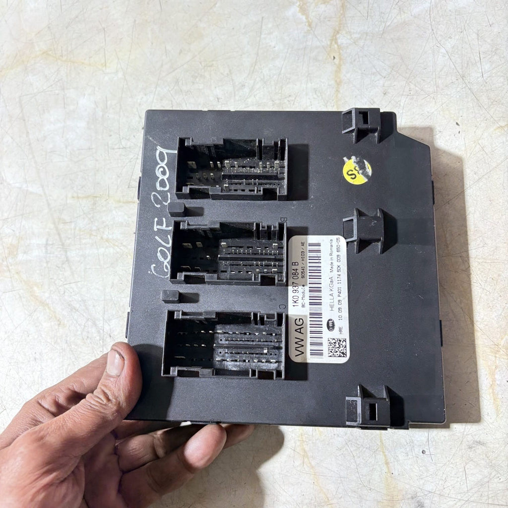 VW Golf Mk6 Body Control Module BCM J519 1K0937084B 2008-2013