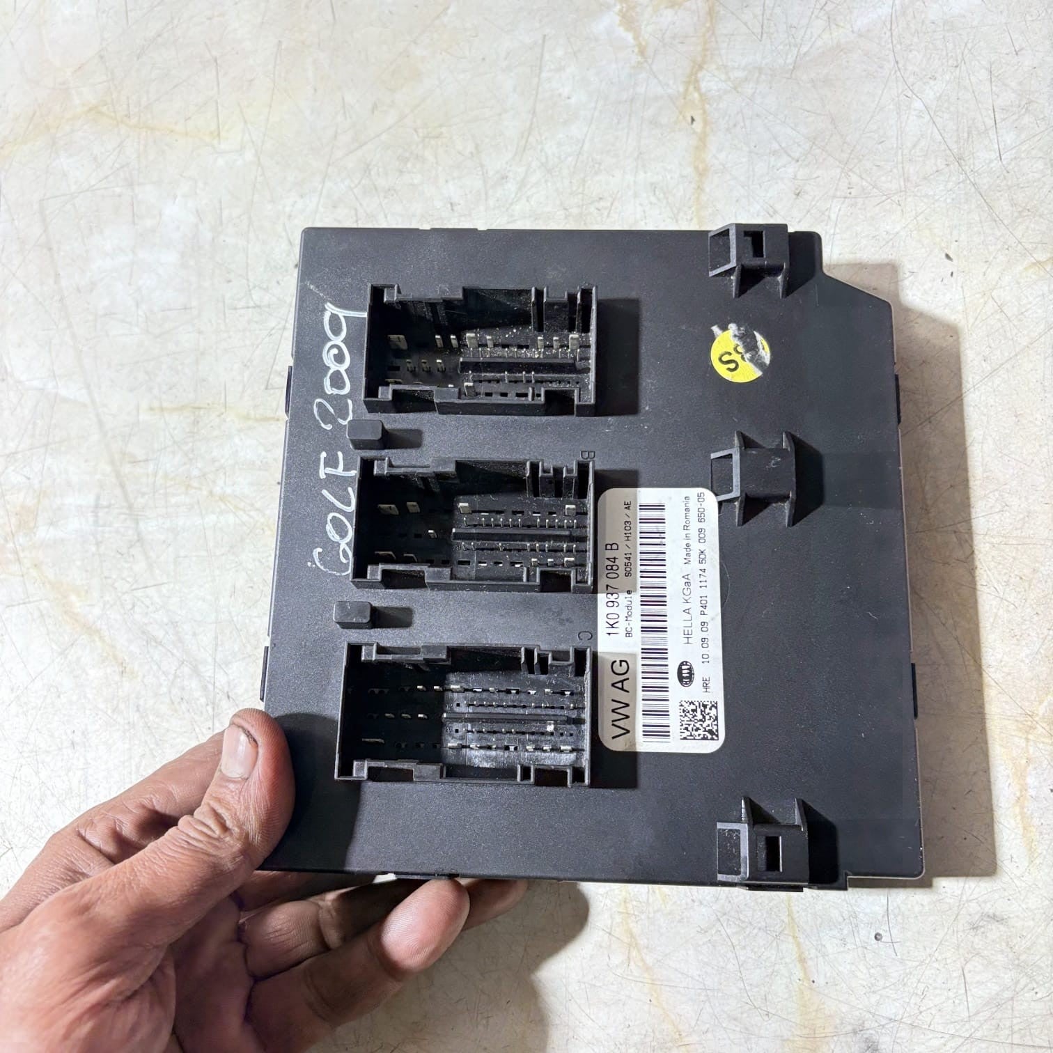 VW Golf Mk6 Body Control Module BCM J519 1K0937084B 2008-2013