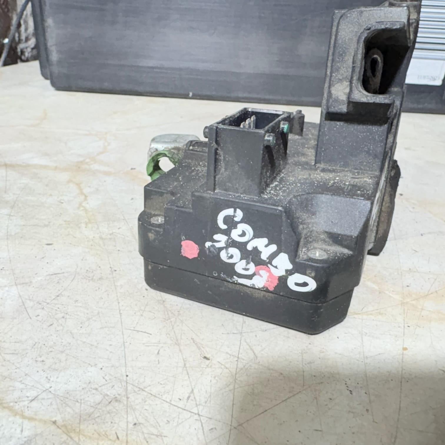 Vauxhall Combo C Mk2 NSF Front Left Door Lock 24434880 2002-2011