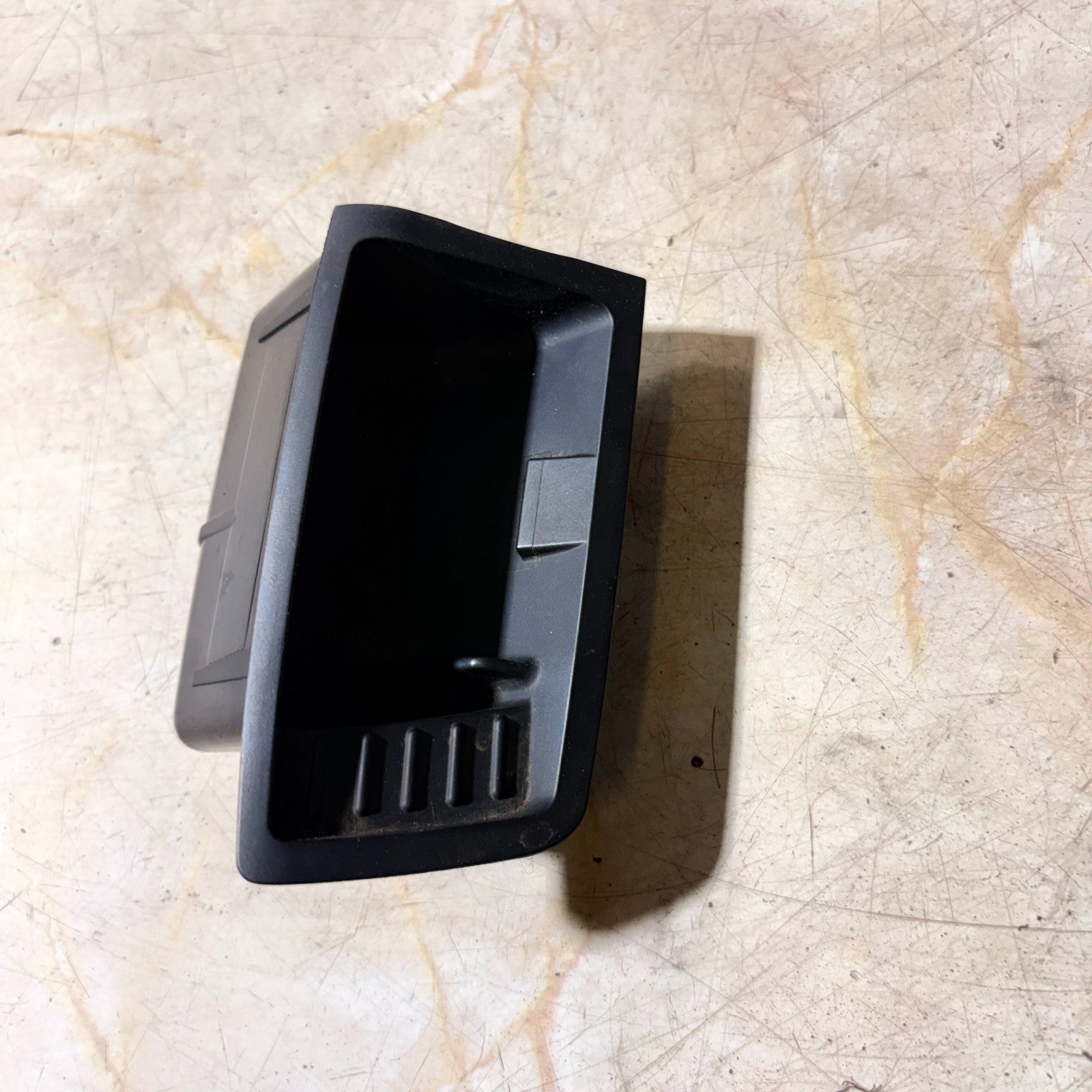BMW ASHTRAY INSERT 22167210 2011