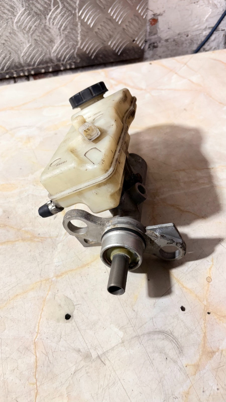 Renault Megane 2004 Brake Master Cylinder Reservoir 320671112