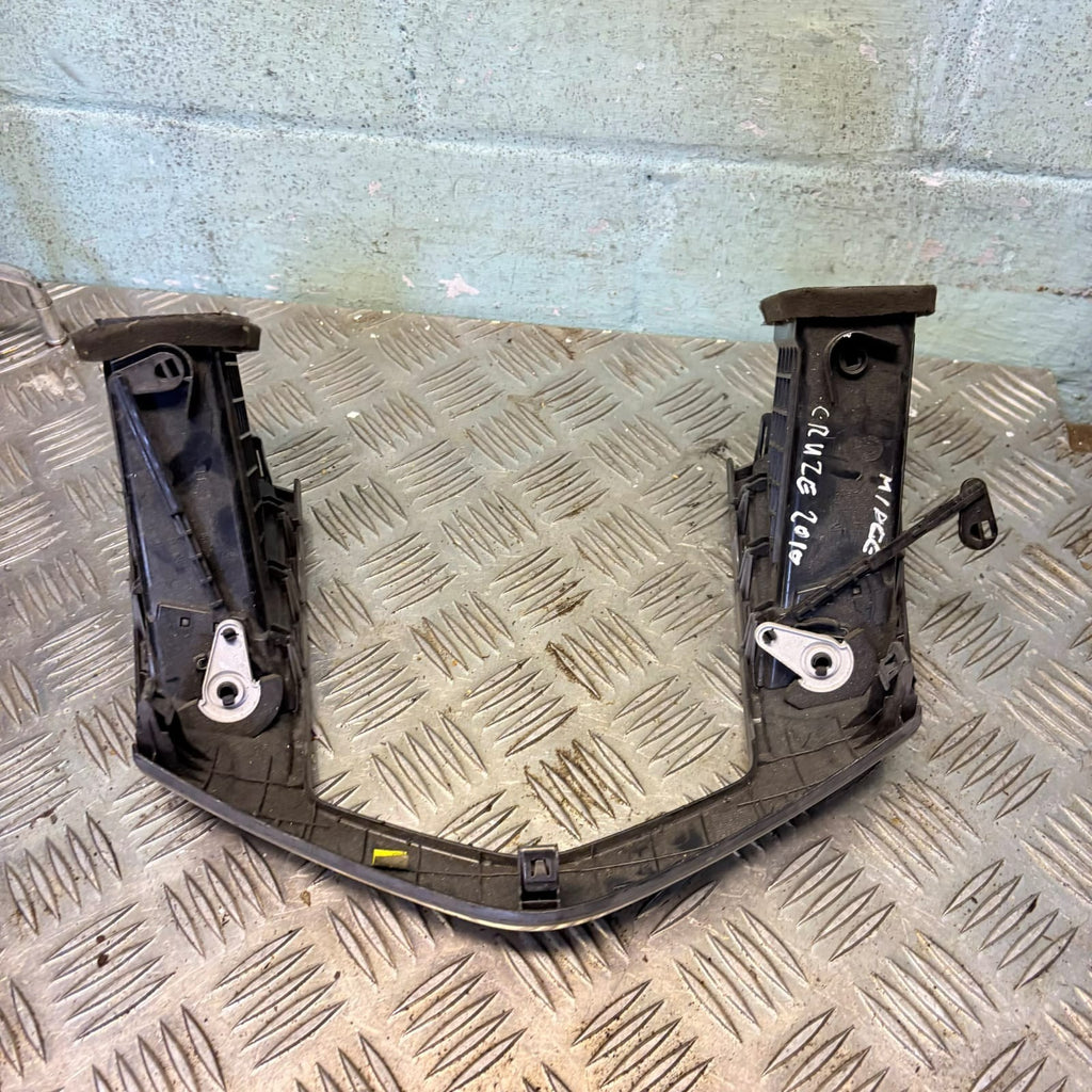 CHEVROLET CRUZE DASHBOARD AIR VENTS 94567907/21926321 2010