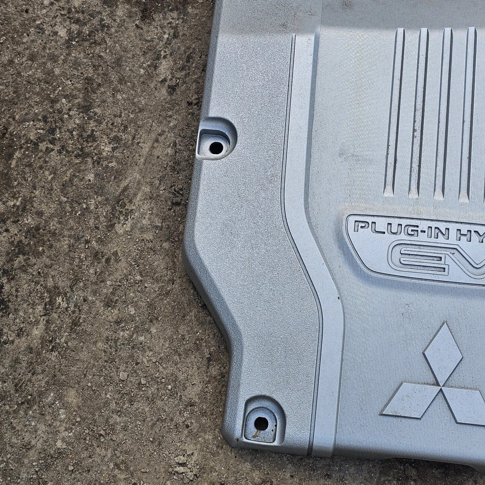 Mitsubishi Outlander PHEV GG2W Inverter EV Control Unit Cover 9499D992 2013-2018