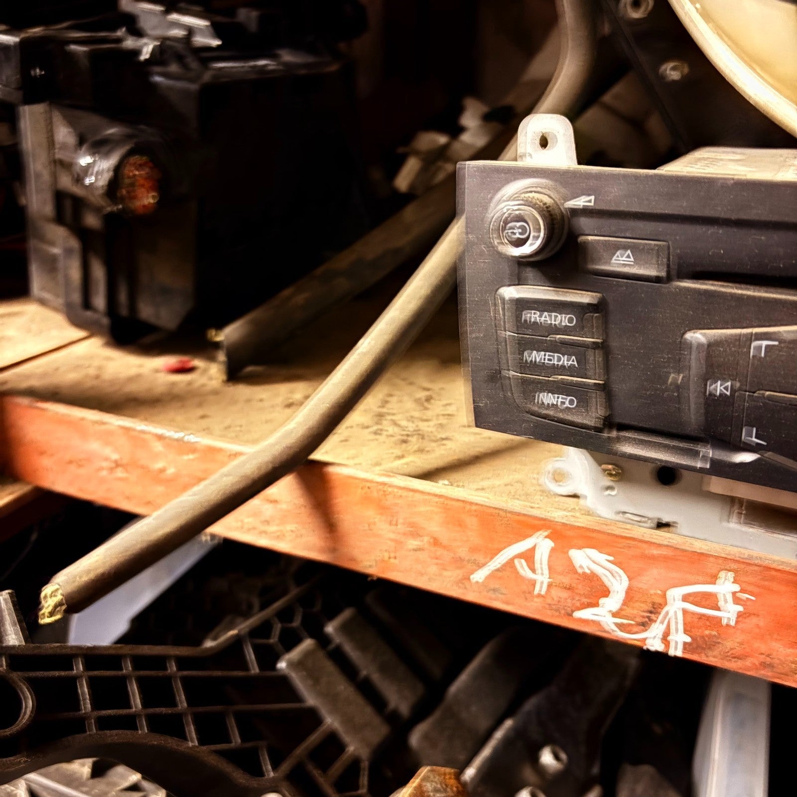 Kia Carens UN 2006-2013 Engine Bay Fuse Box Relay