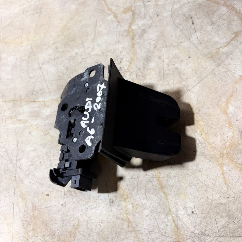 REAR TRUNK BOOT LOCK LATCH MECHANISM FOR AUDI A3 8P TT Q7 2007 8P4827505C