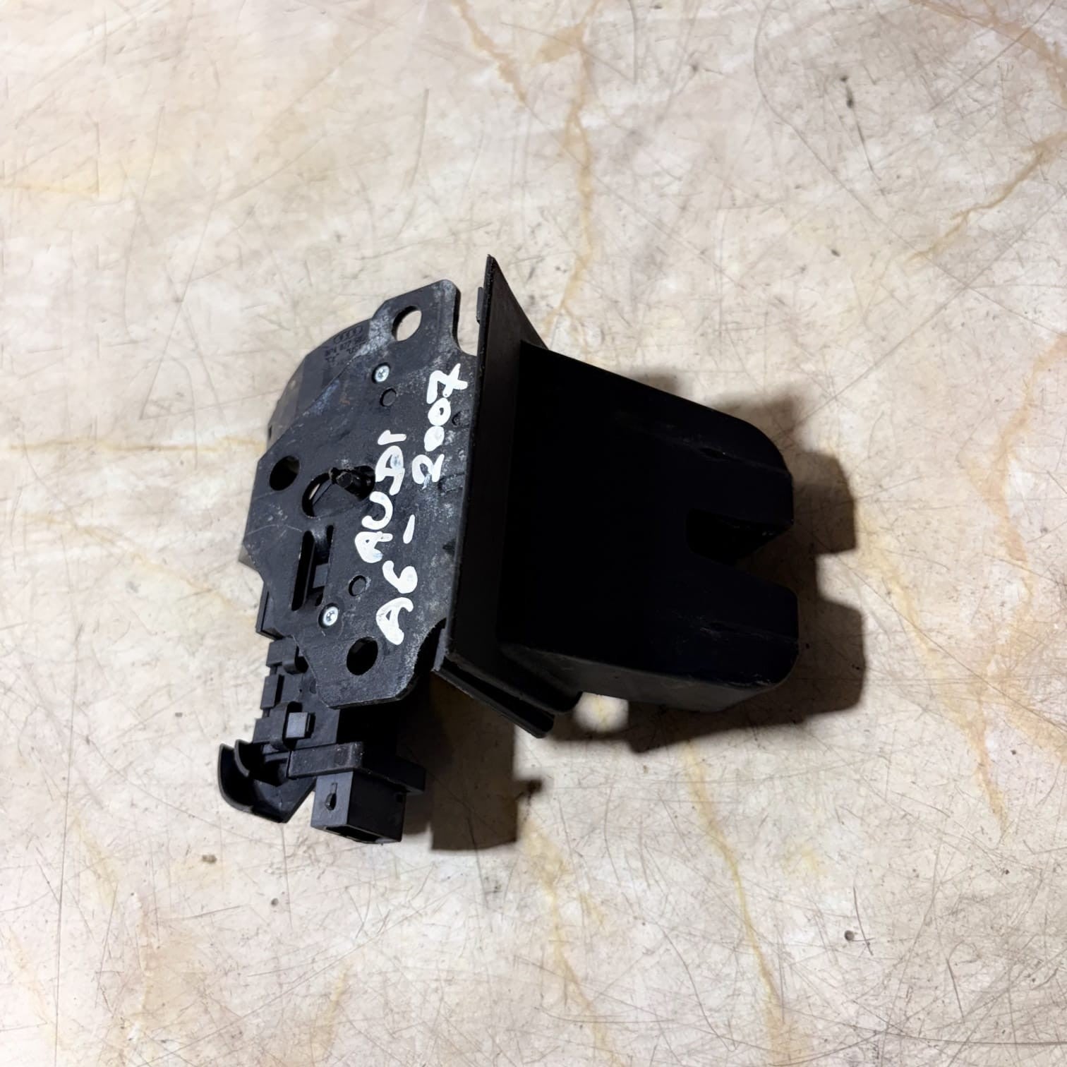 REAR TRUNK BOOT LOCK LATCH MECHANISM FOR AUDI A3 8P TT Q7 2007 8P4827505C