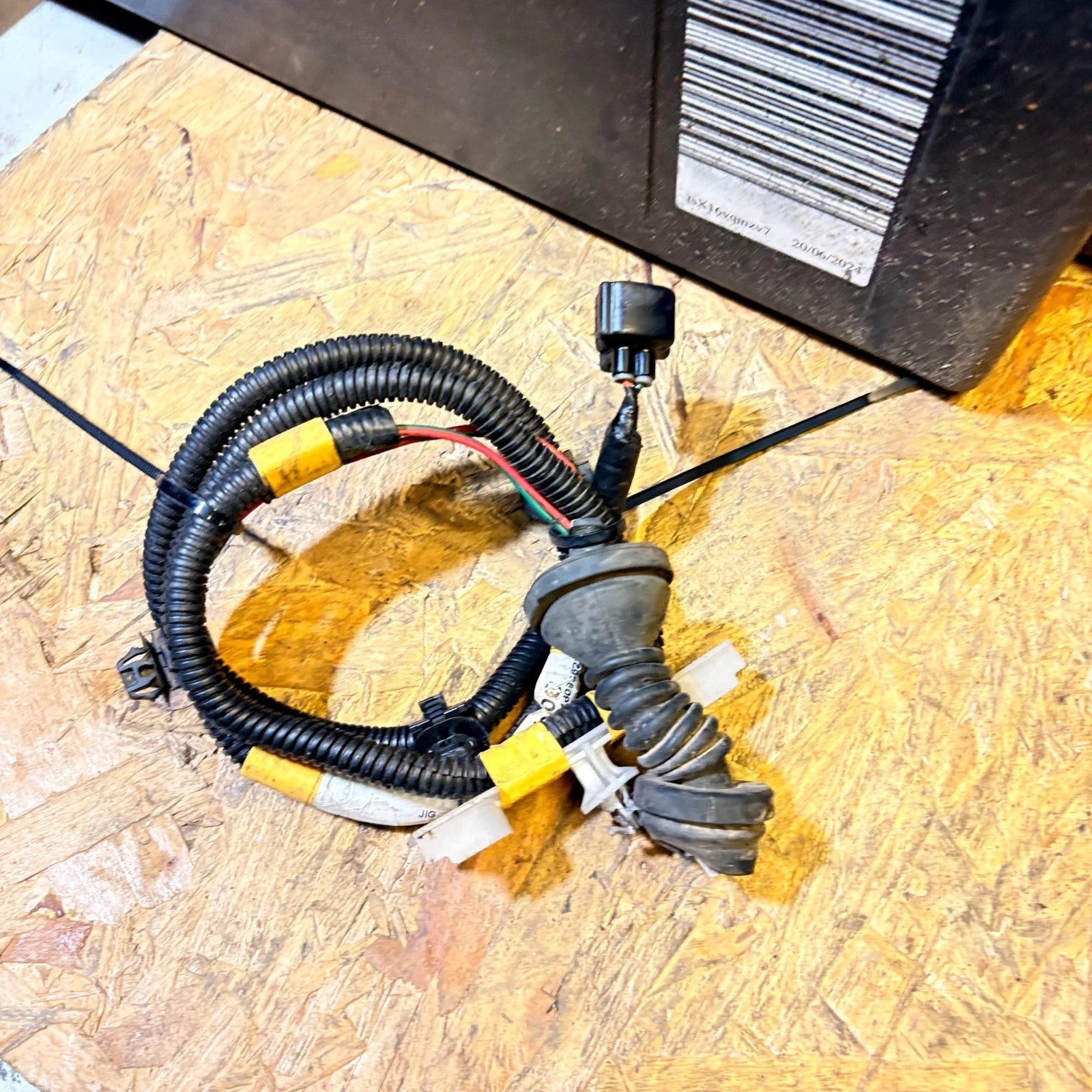 PEUGEOT 107 MK1 2005-2014 NSR PASSENGER REAR LEFT DOOR WIRING LOOM 821530H010G