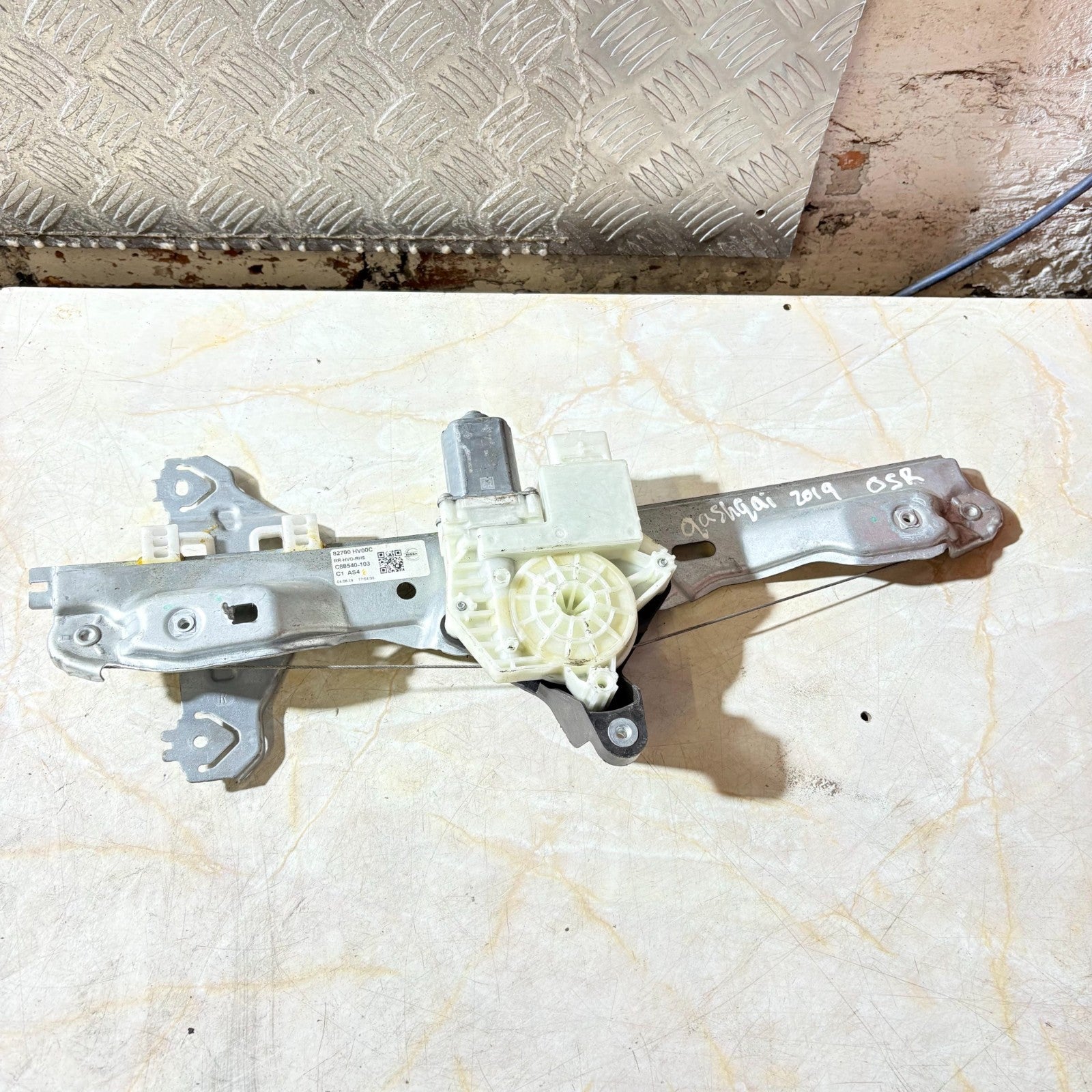 NISSAN QASHQAI WINDOW REGULATOR REAR DRIVER SIDE OFFSIDE 2014-2021 82700 HVO0C