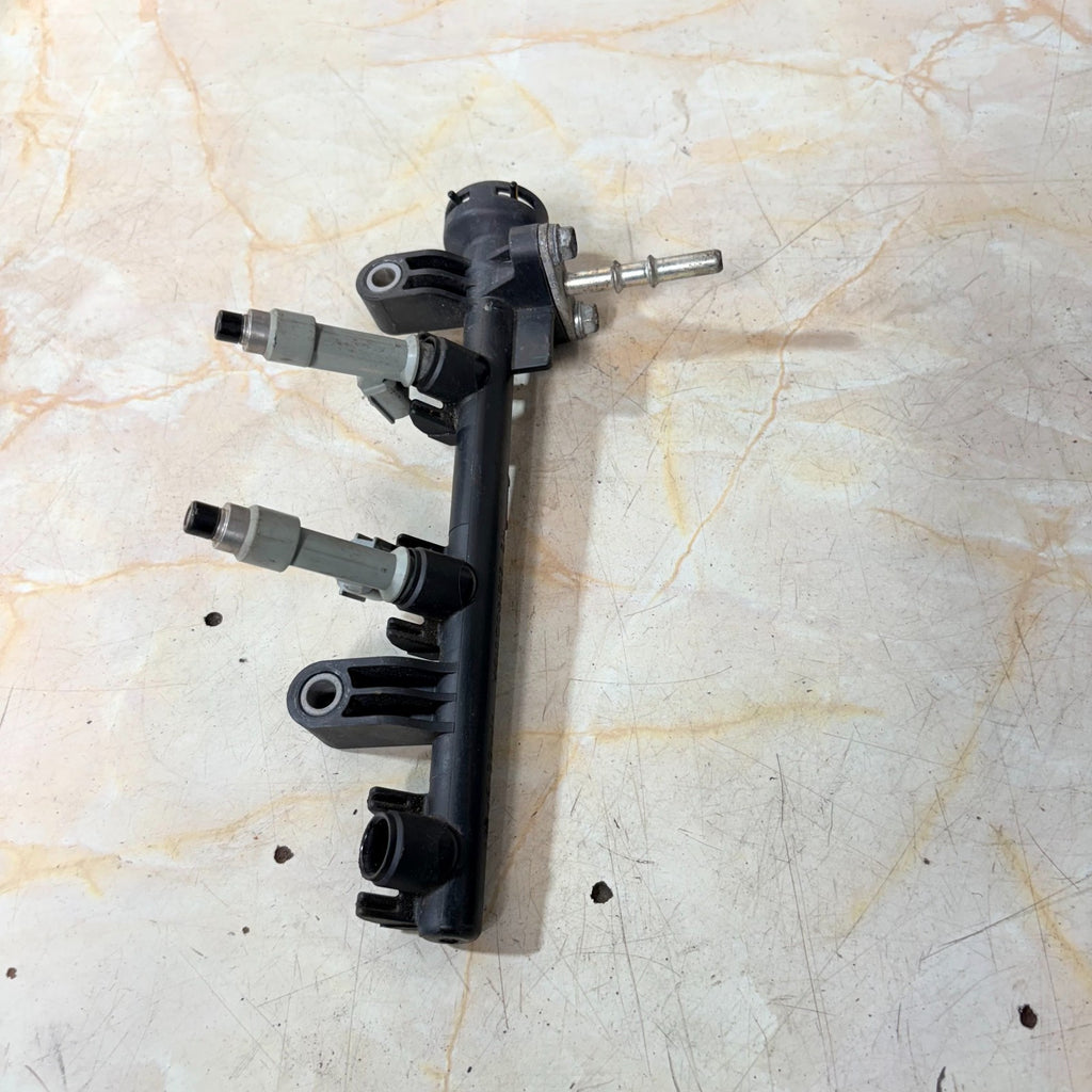 Toyota Aygo Citroen C1 Peugeot 107 1.0 Injector Fuel Rail 23814-0Q010-A 2005-14