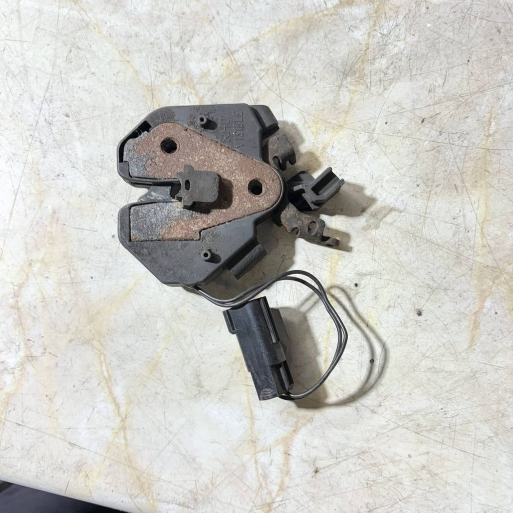 Volvo S60 2001-09 V70 XC70 2001-07 S80 1999-06 XC90 2003-14 Bonnet Lock 9483765