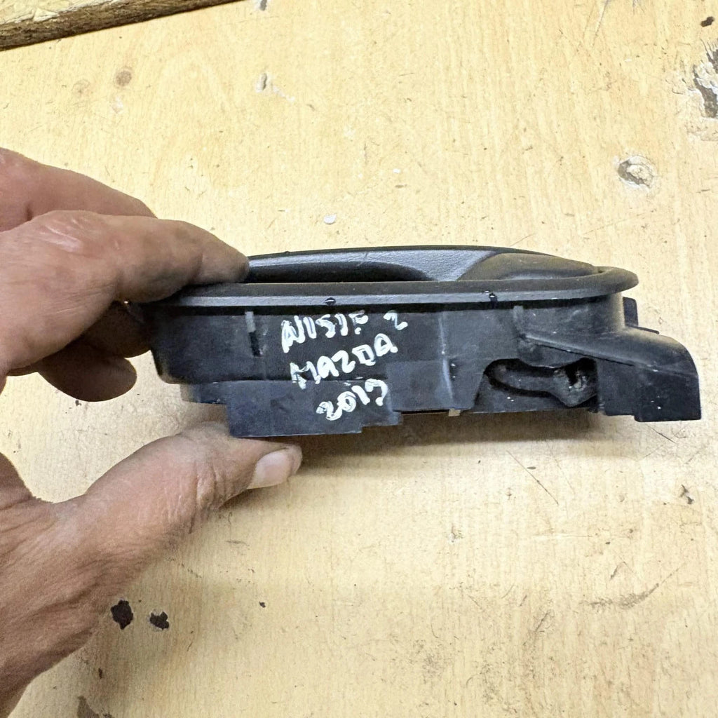 440519 Passenger Front inner door handle MAZDA 2 LIM. (DE) 1.3 ACTIVE 2013