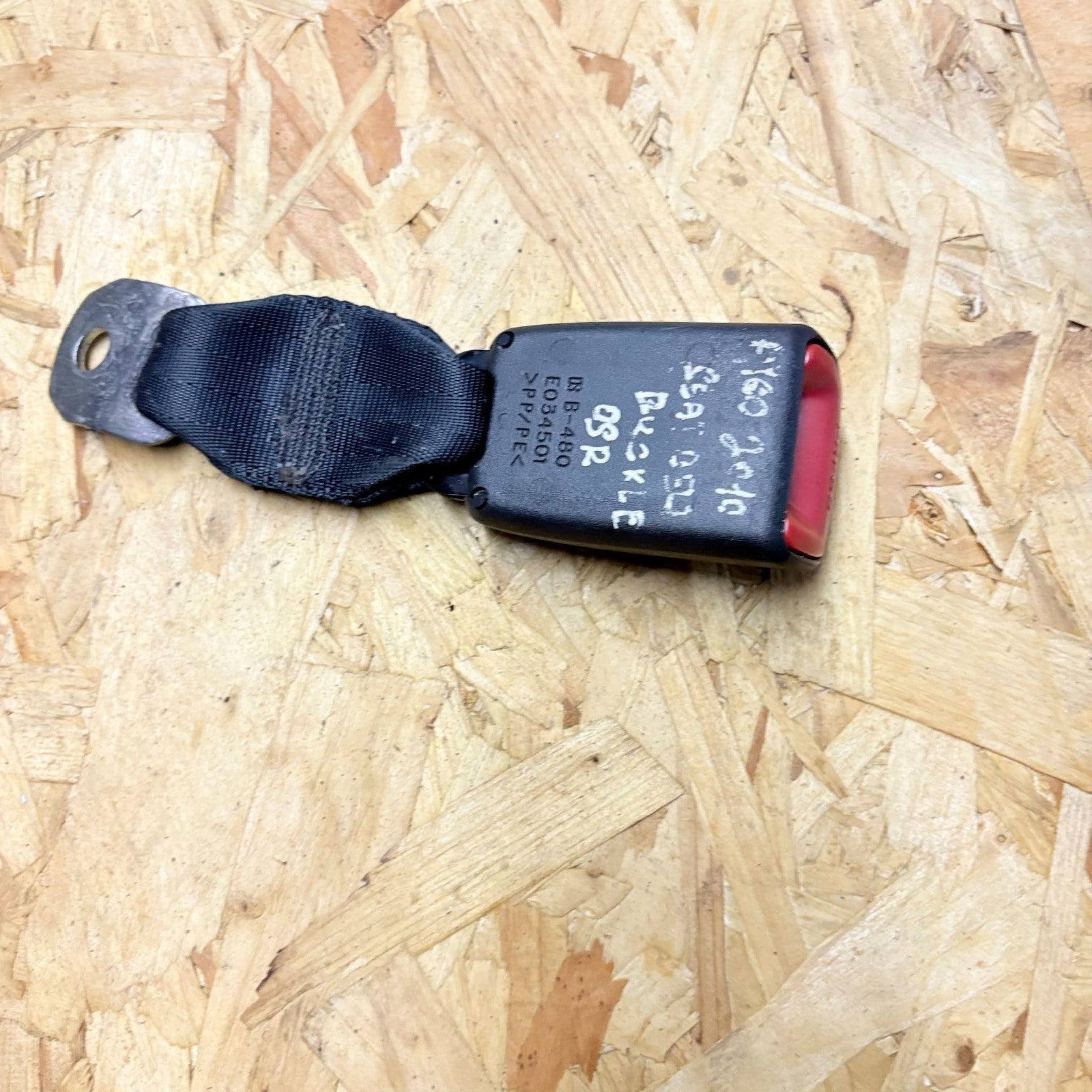 TOYOTA AYGO 107 (05-14) REAR RIGHT SEAT BELT STALK E034501