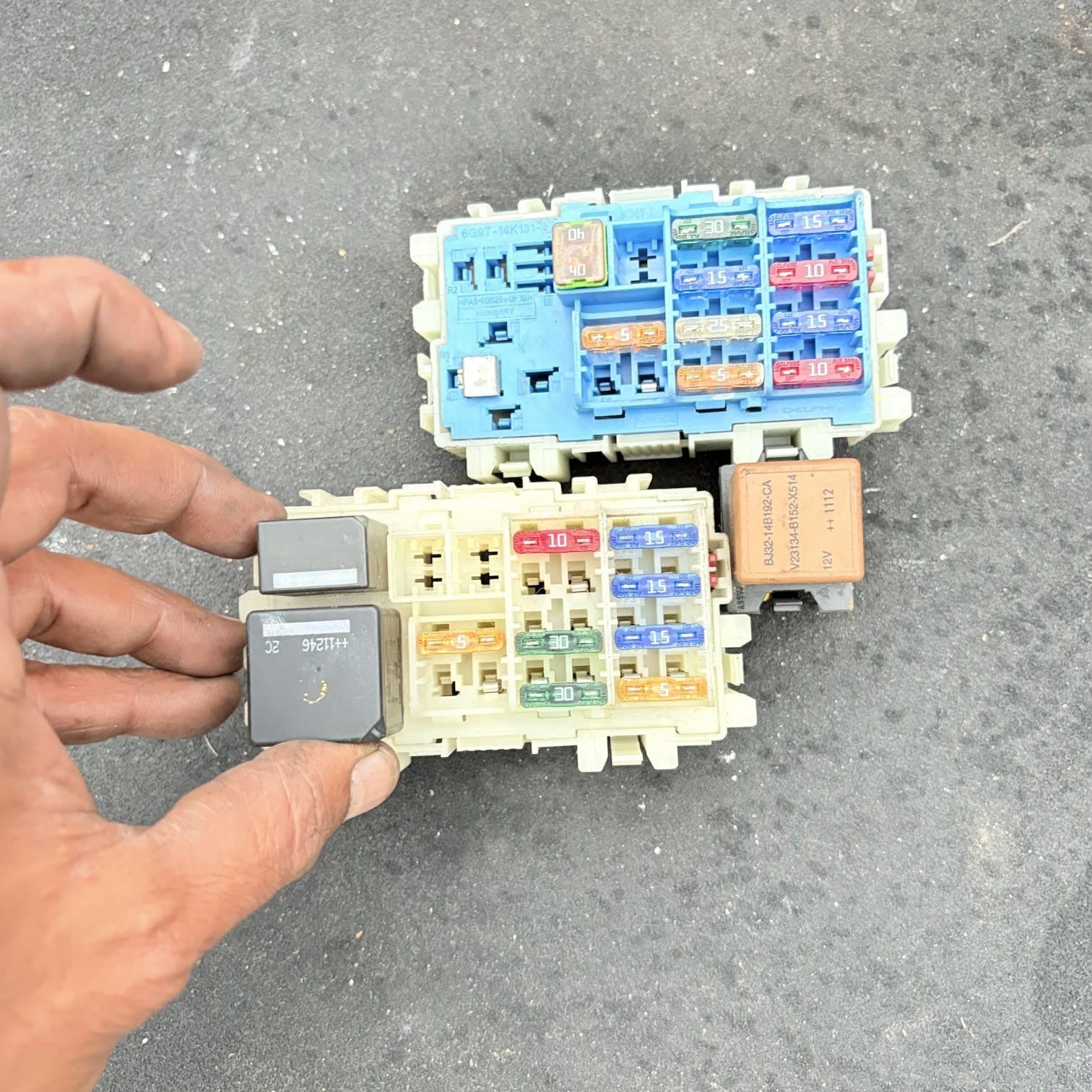 Range Rover Evoque L538 Rear Fuse Box 6G9T14K131DB 5M5T14B192CA 2011-2018