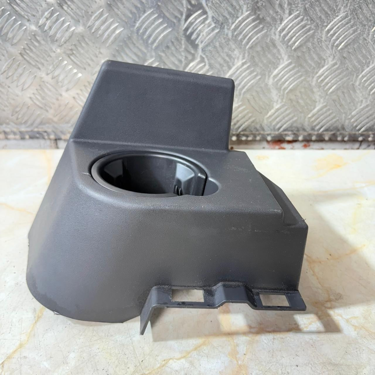 LAND ROVER DISCOVERY RIGHT SIDE REAR CUP HOLDER FK72674A36AB Part