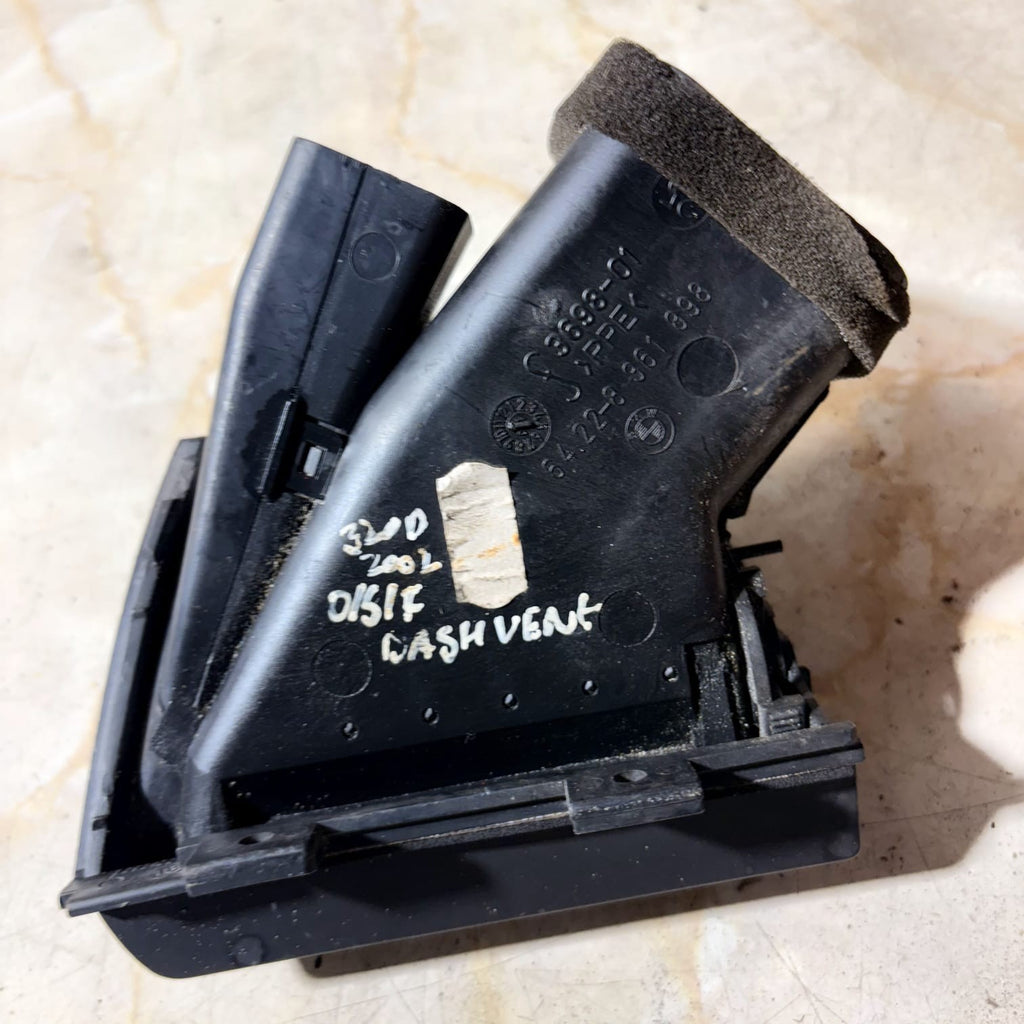 BMW 3 Series E46 320d 1998-2006 Driver Front Air Vent 64228361898