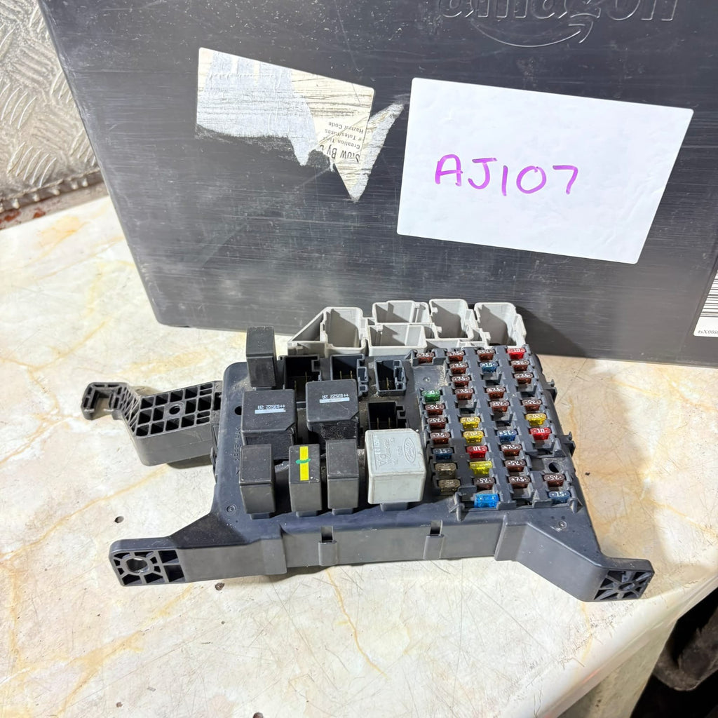FORD MONDEO MK3 2000-2007 INTERIOR FUSE BOX BCM RELAY UNIT 4S7T-14A073-AB