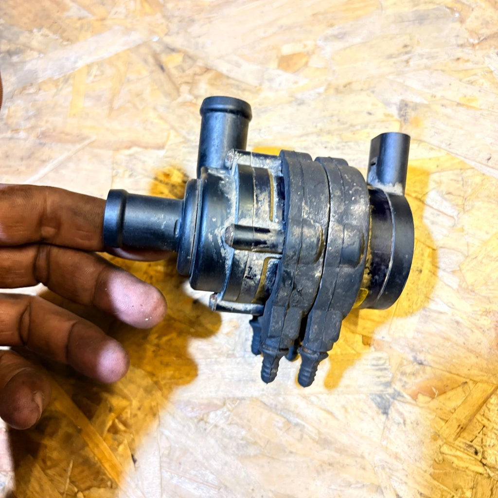 Porsche Cayennel Auxiliary Water Pump 2008