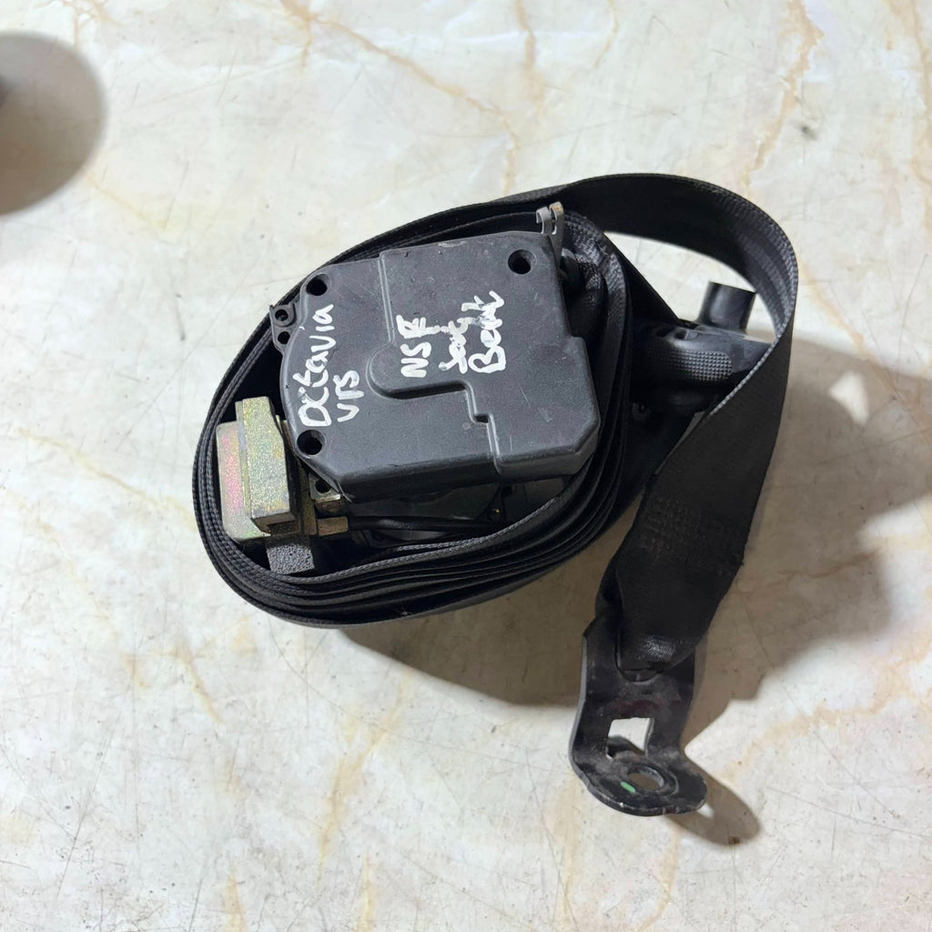 SKODA OCTAVIA VRS SEAT BELT FRONT LEFT PASSENGER SIDE