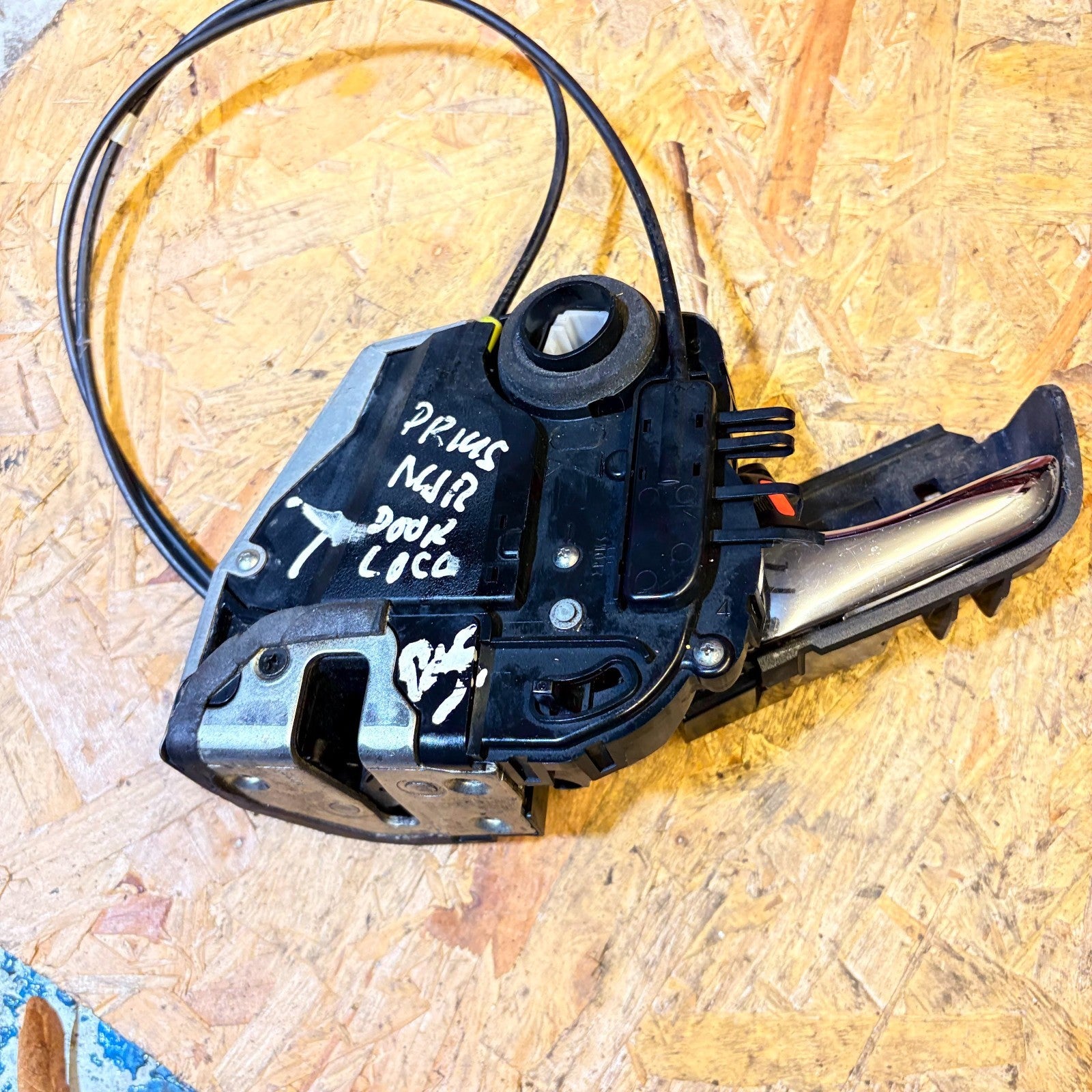 TOYOTA PRIUS MK2 05-09 REAR LEFT PASSENGERS DOOR LOCK MECHANISM 69274-47020