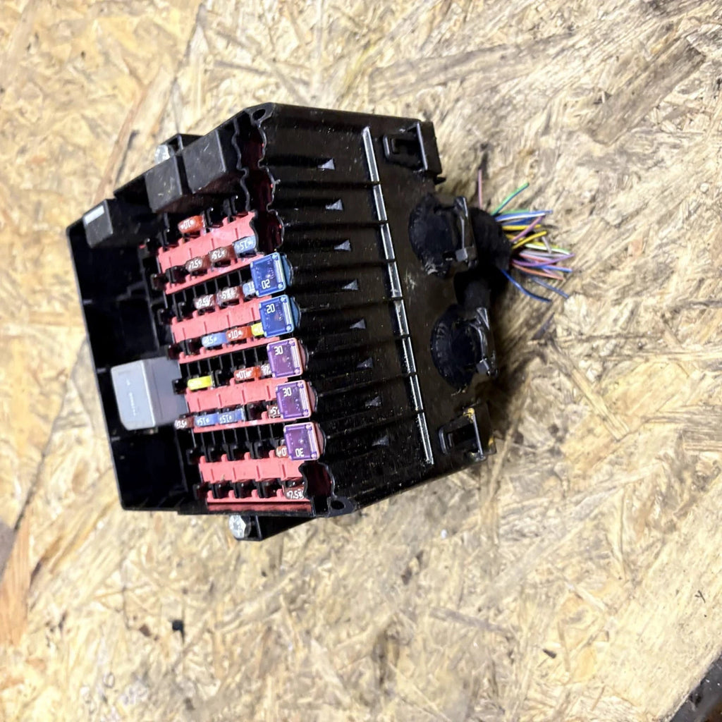 FORD Fiesta Mk7 2016 FUSE BOX F1BT-14A005-YNA
