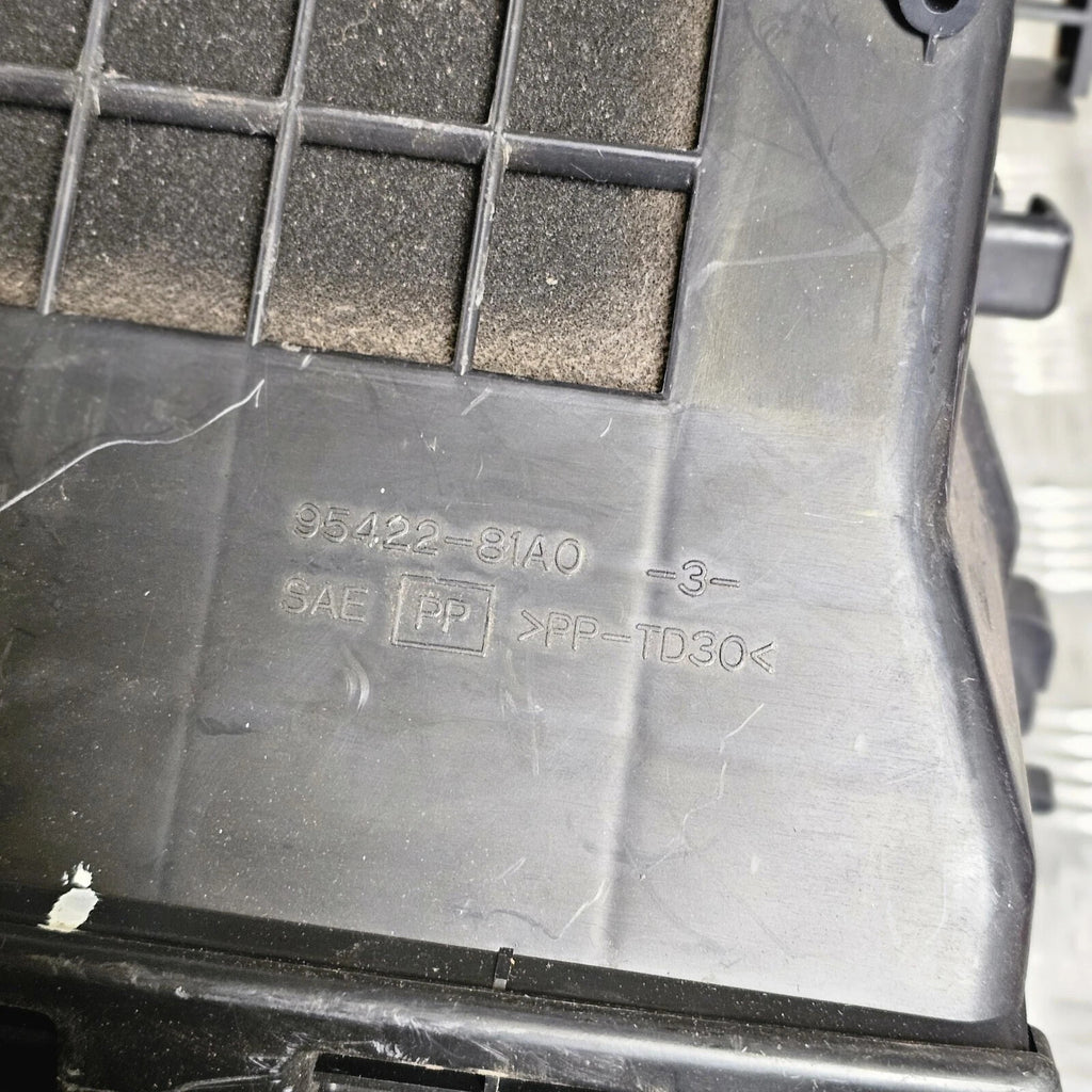SUZUKI JIMNY 1.3 AIR FILTER BOX 2006 PART WARRANTY