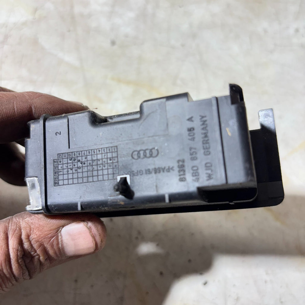 2005-2011 AUDI REAR LEFT DOOR ASHTRAY INSERT 4B0857405A