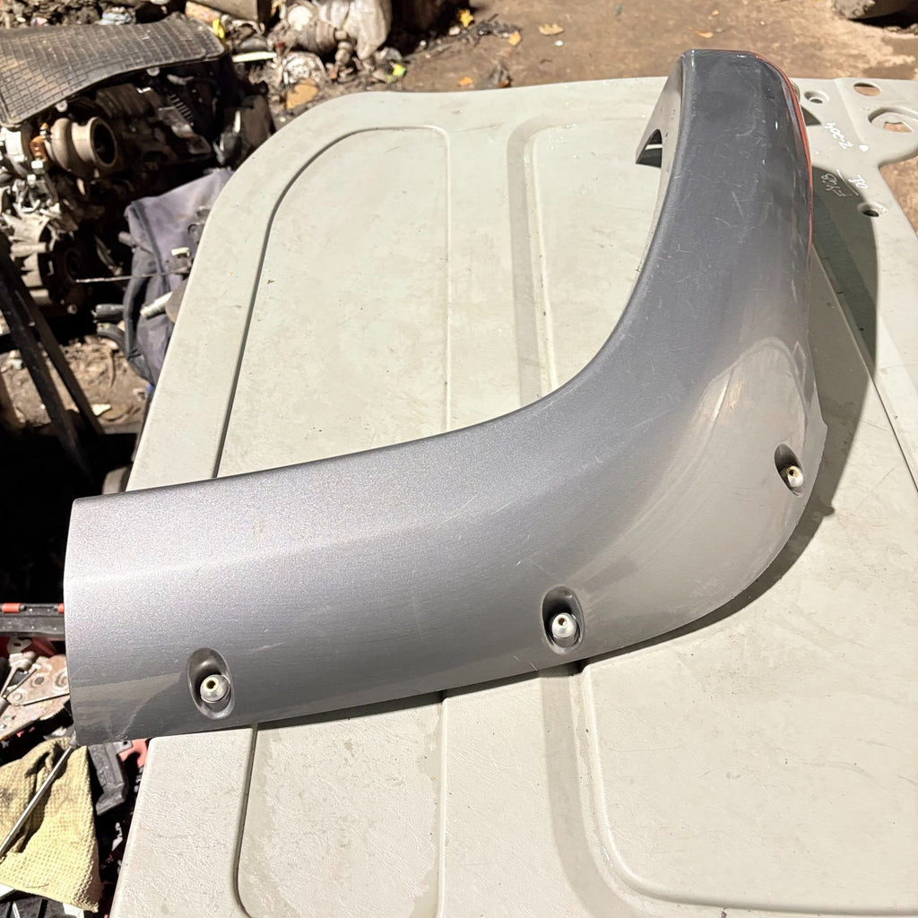 2014 2015 2016 2017 Jeep Cherokee KL Right Rear Lower Bumper Valance Corner Trim