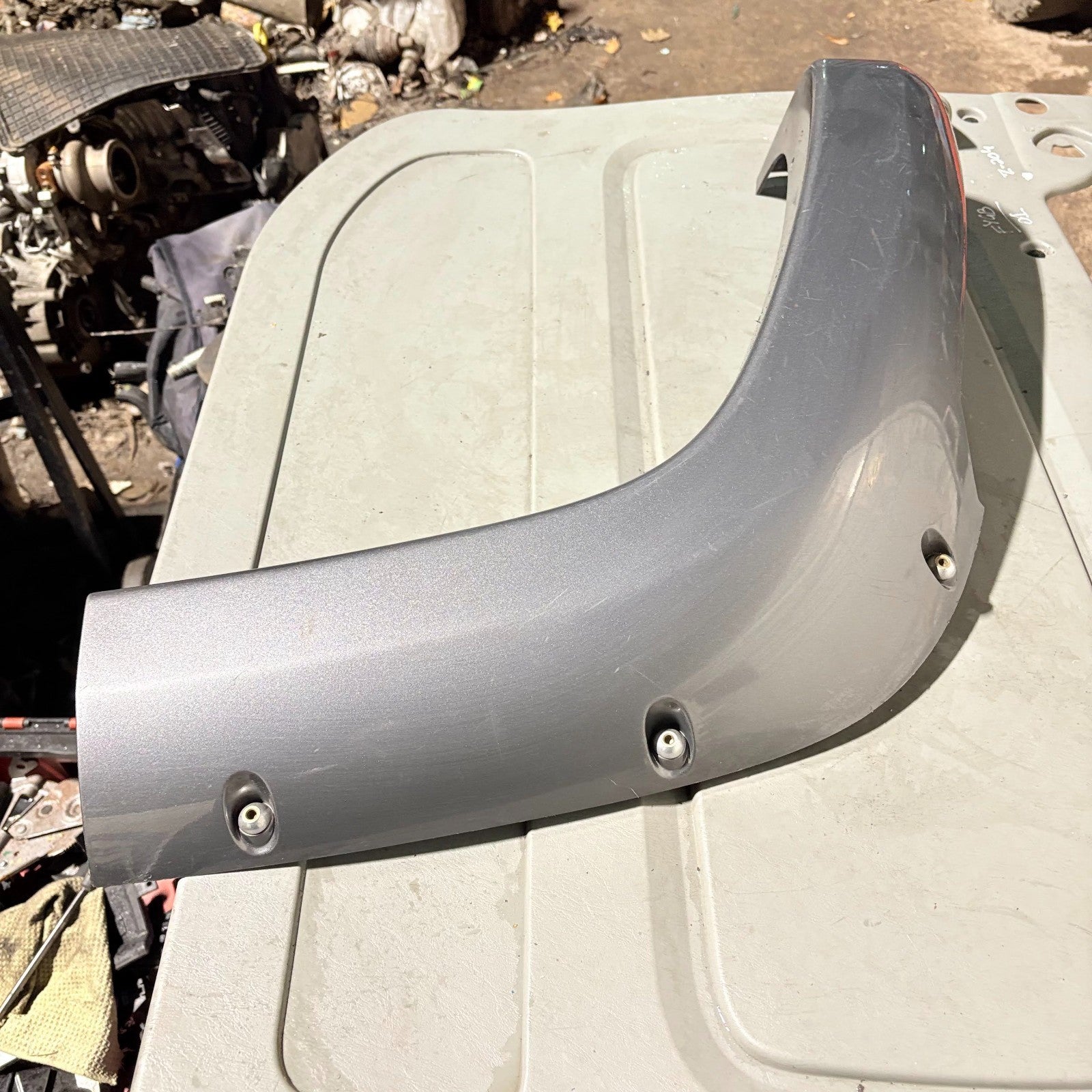 2014 2015 2016 2017 Jeep Cherokee KL Right Rear Lower Bumper Valance Corner Trim