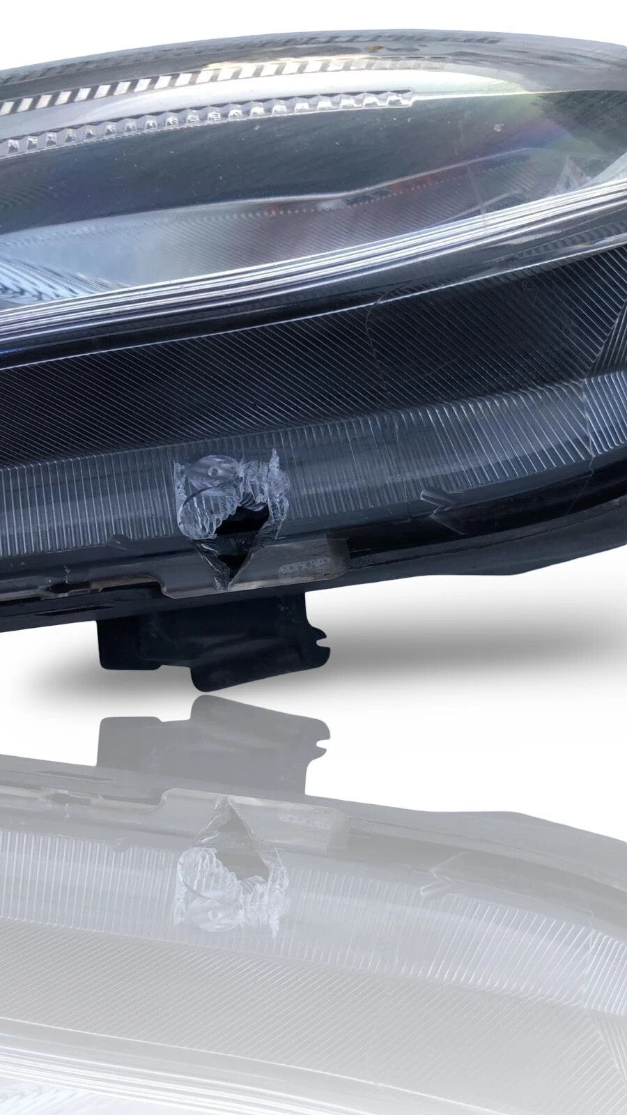 2017-2020 HYUNDAI PASSENGER SIDE DRL SIDE LIGHT 92207-J90 Damaged