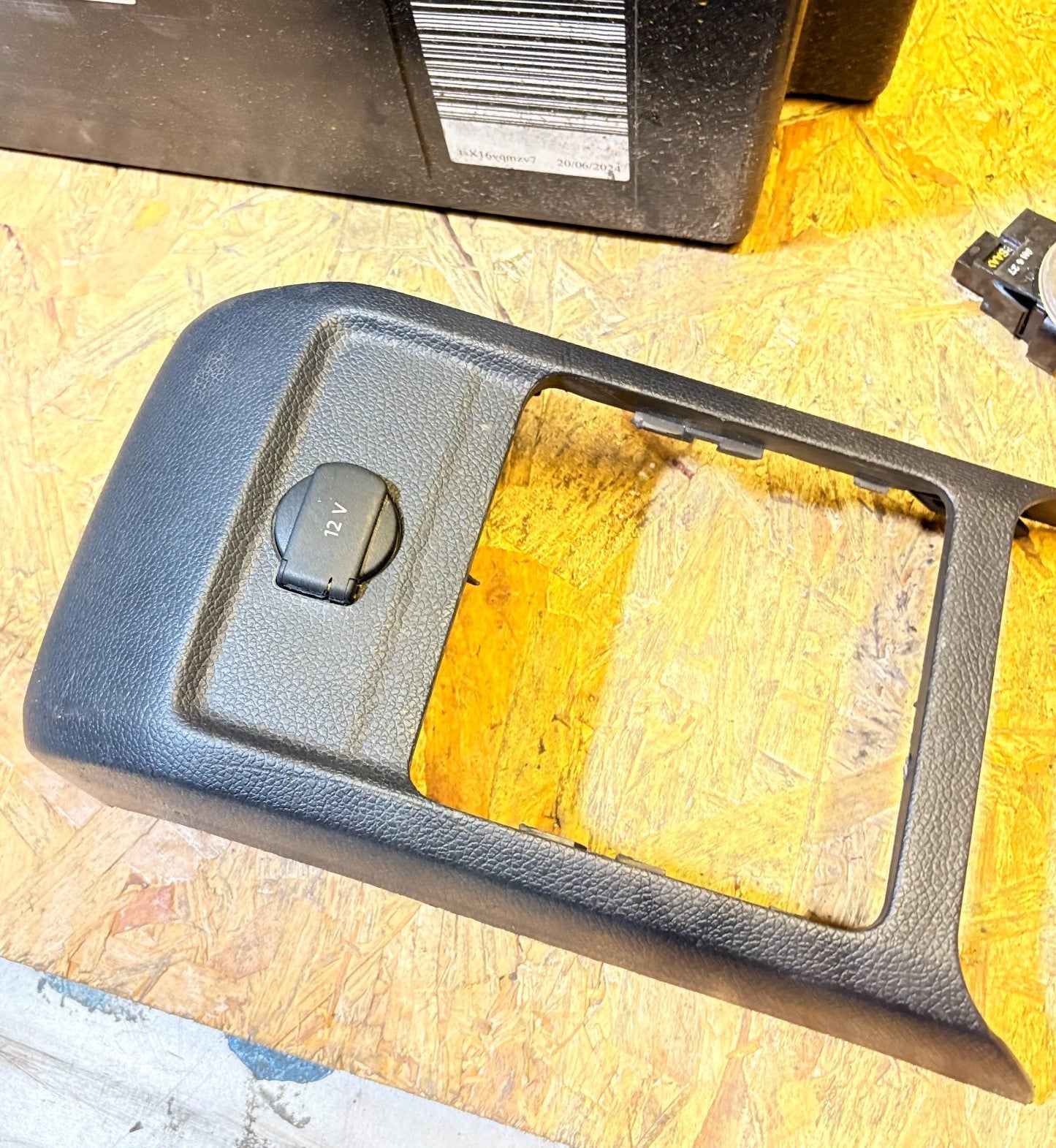 VW Eos 2006-2015 Rear Centre Console Armrest Trim Cover 1Q0863289C