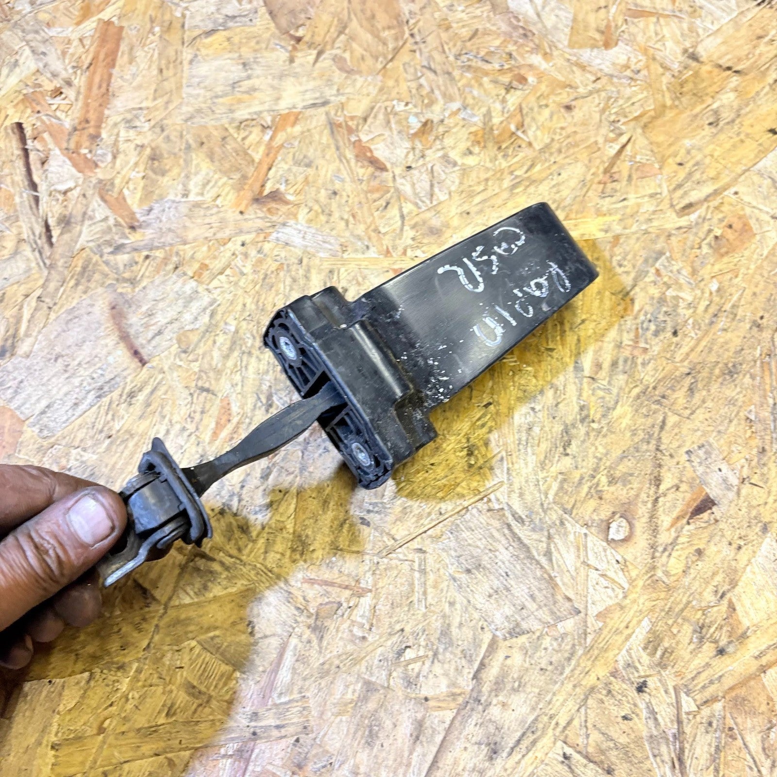 SKODA RAPID DOOR CHECK STRAP REAR RIGHT SIDE 2012-2019