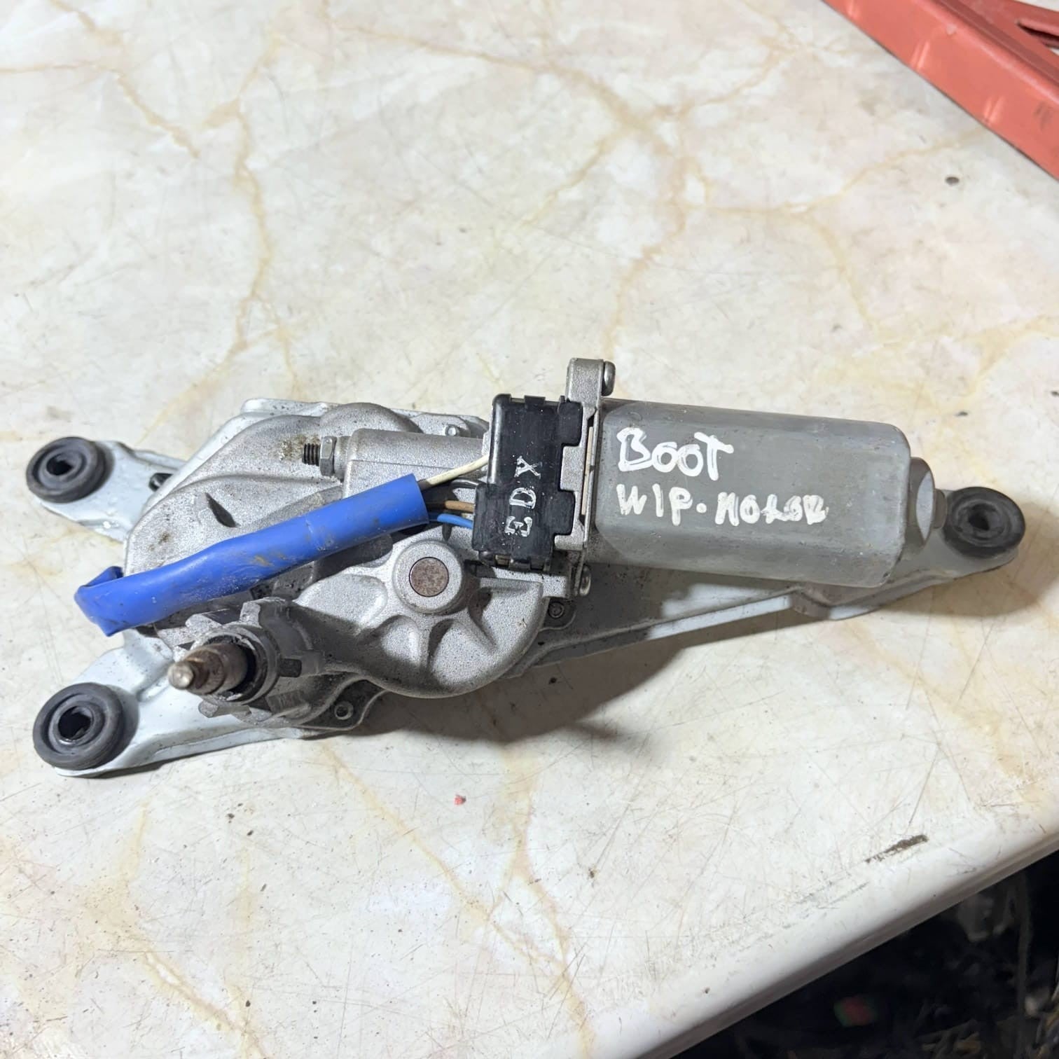 HYUNDAI I20 5 DR HATCH 1.2 WIPER MOTOR (REAR) 98710-1J000