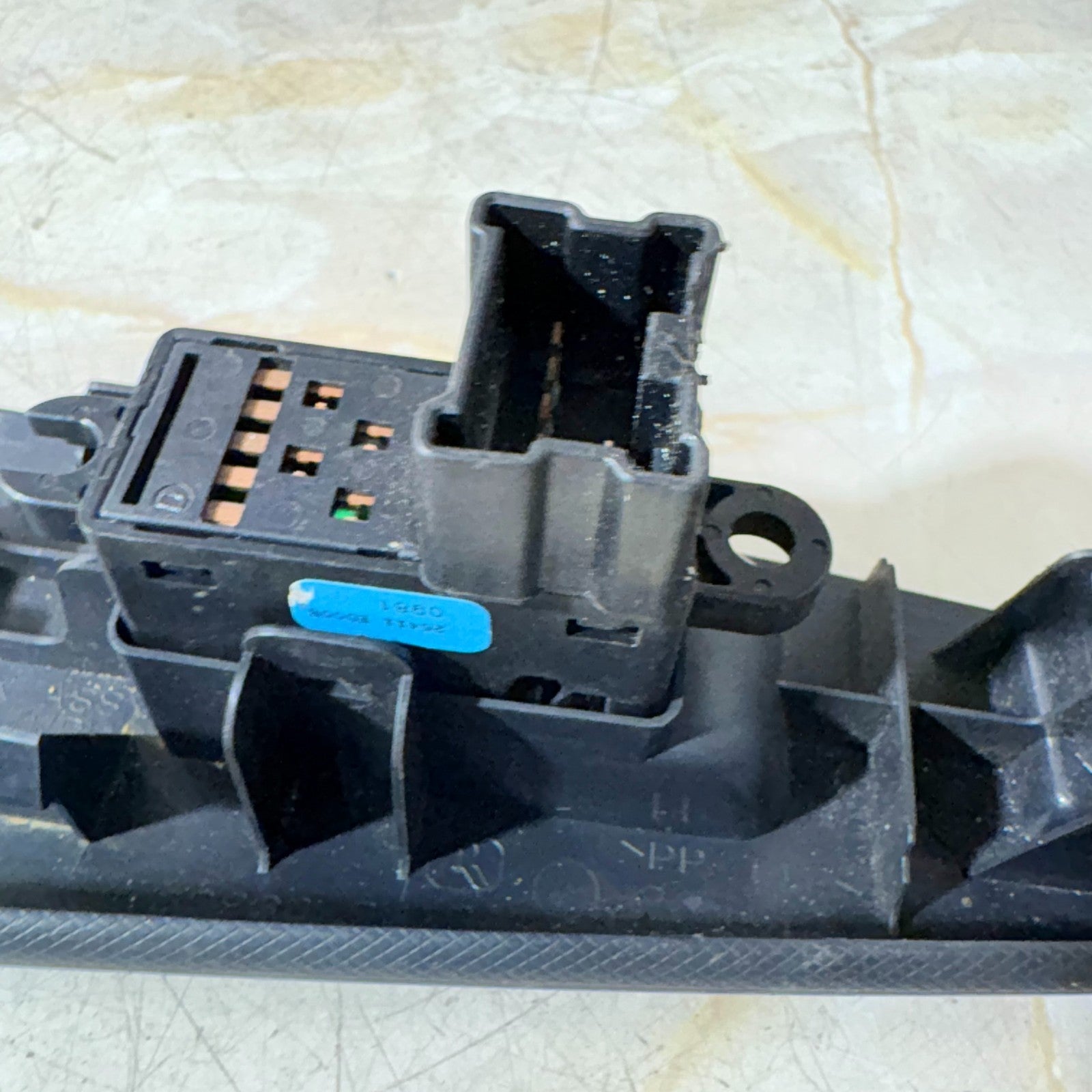 Nissan Note Mk1 E11 2006?2013 Rear Right Door Window Switch Driver Side OSR