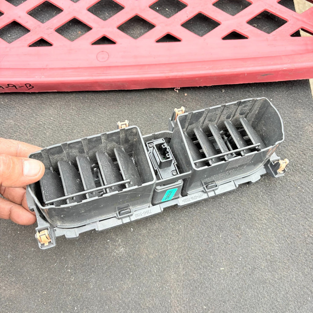 Vauxhall Agila B 2008-2014 Centre Dash Air Vent Hazard Switch 73841-51K0