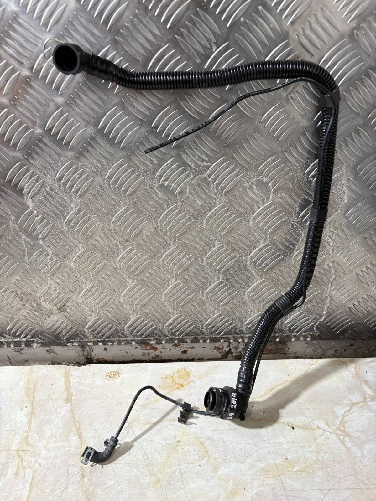 LEVC TX VISTA AIR INTAKE PIPE 2019 ELECTRIC HYBRID 1.5 PETROL PA12-GF30