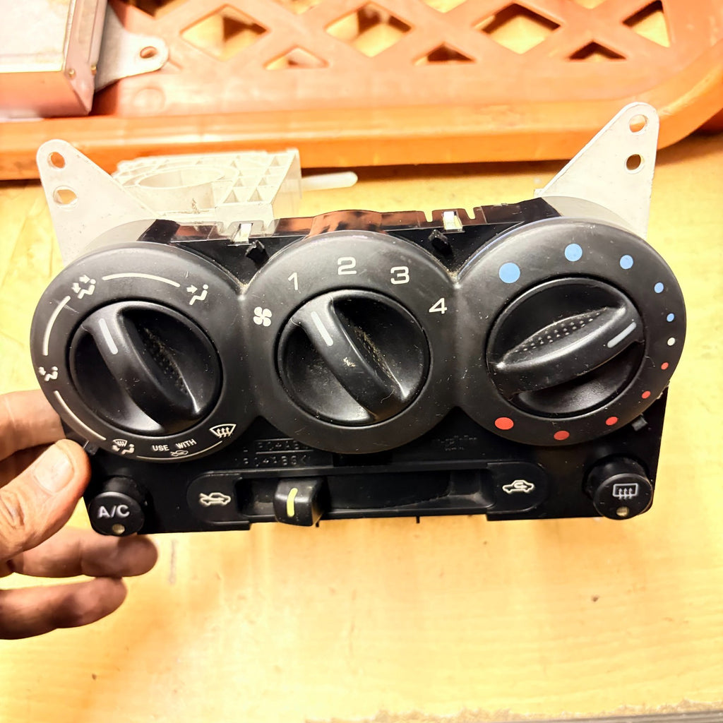 SUZUKI IGNIS 2003-2008 A/C HEATER CLIMATE CONTROL UNIT PANEL