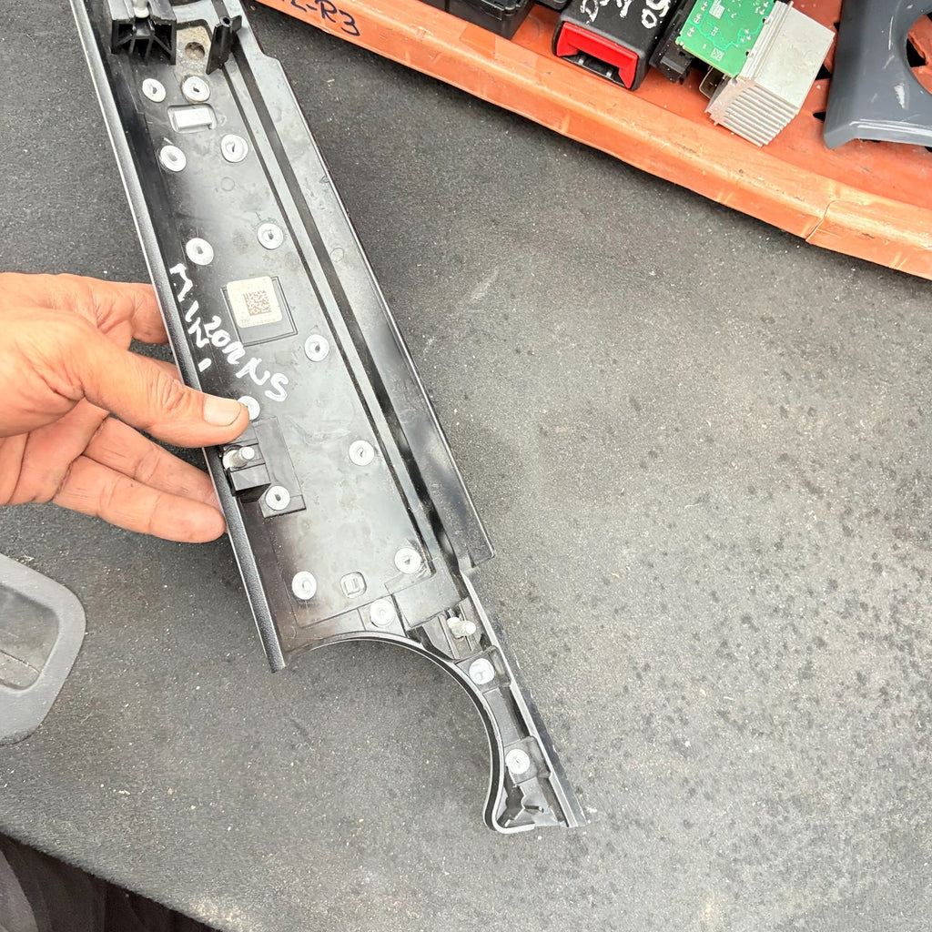 Mini cooper R56 R55 R57 R58 R59 dash compartment n/s passenger side trim 2002