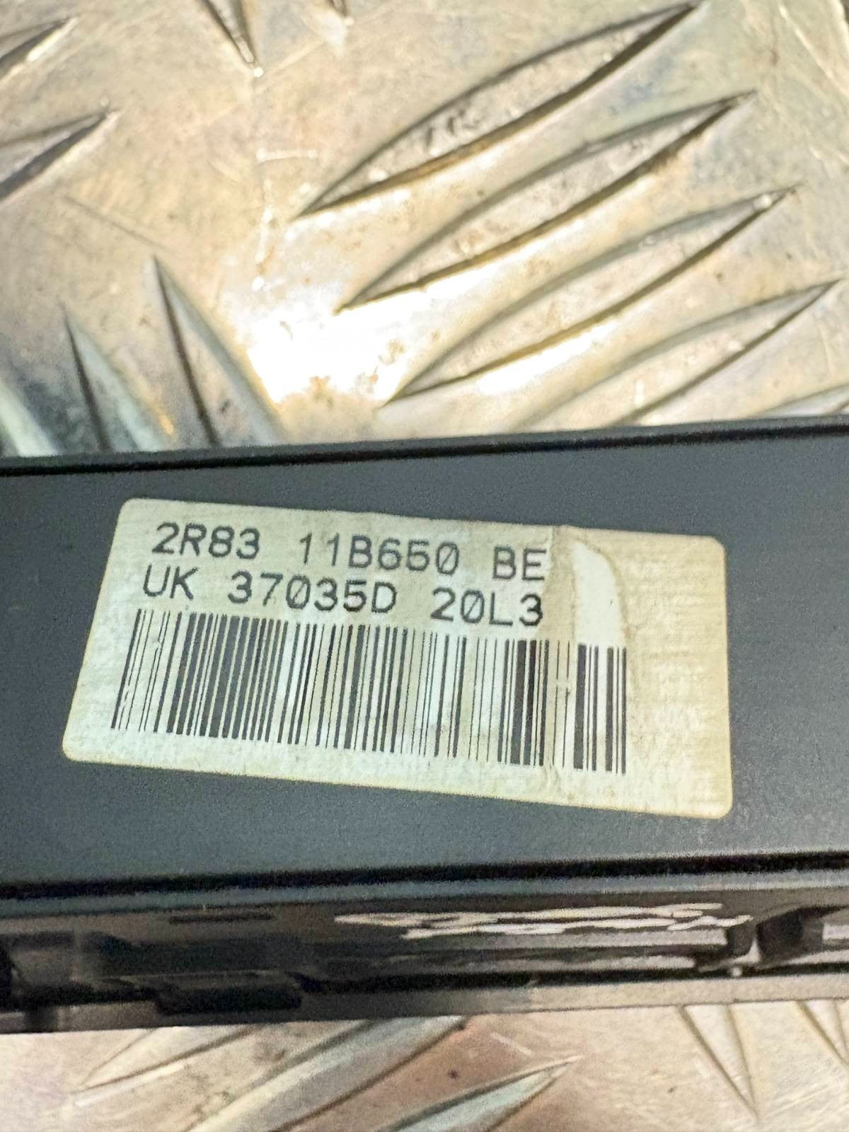 Jaguar S-Type V6 X204 2002-2008 Central Locking Hazard Switch Panel 2R8311B650BE