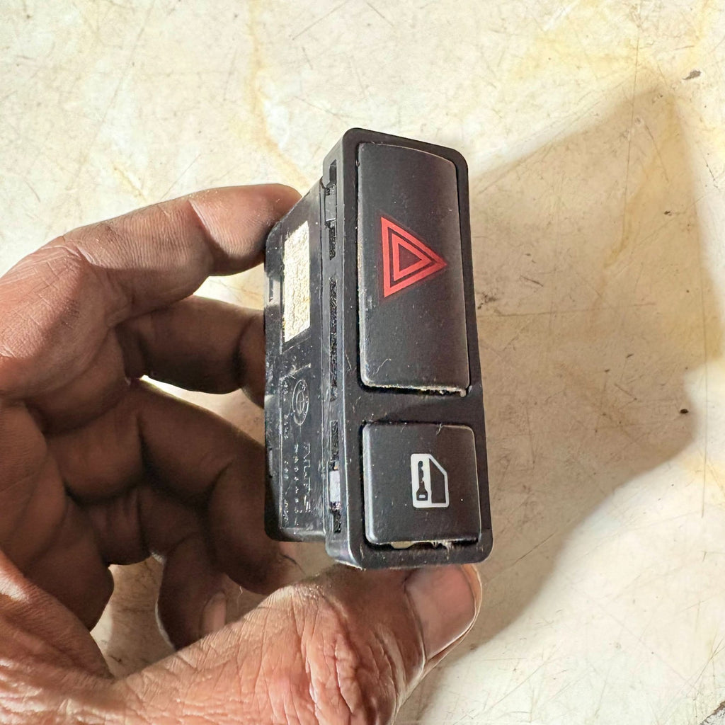 Hazard Warning Light Door Central Lock Switch For BMW 3 Series 320D 2002