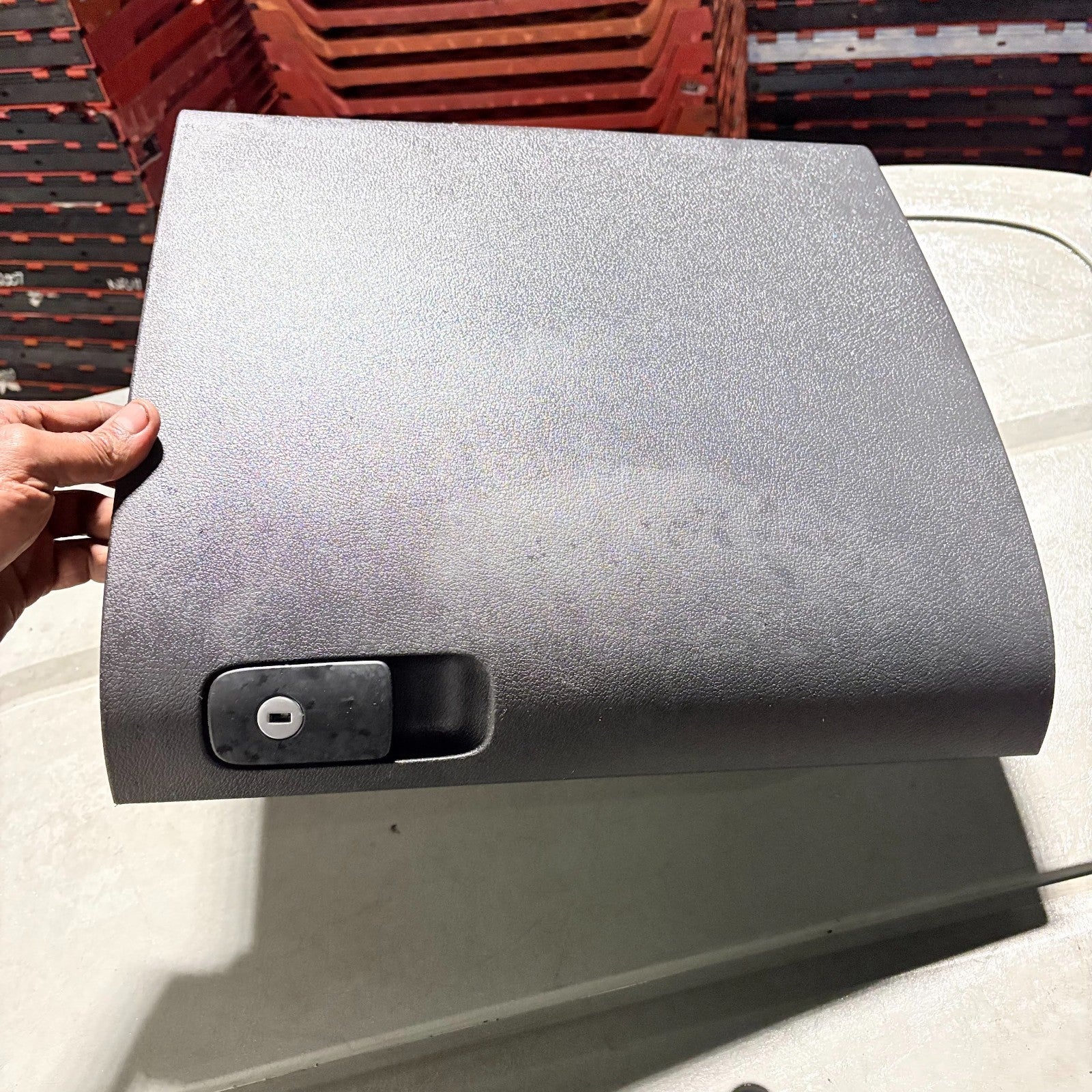 2008-2011 VOLKSWAGEN TIGUAN GLOVE BOX PASSENGER SIDE LEFT