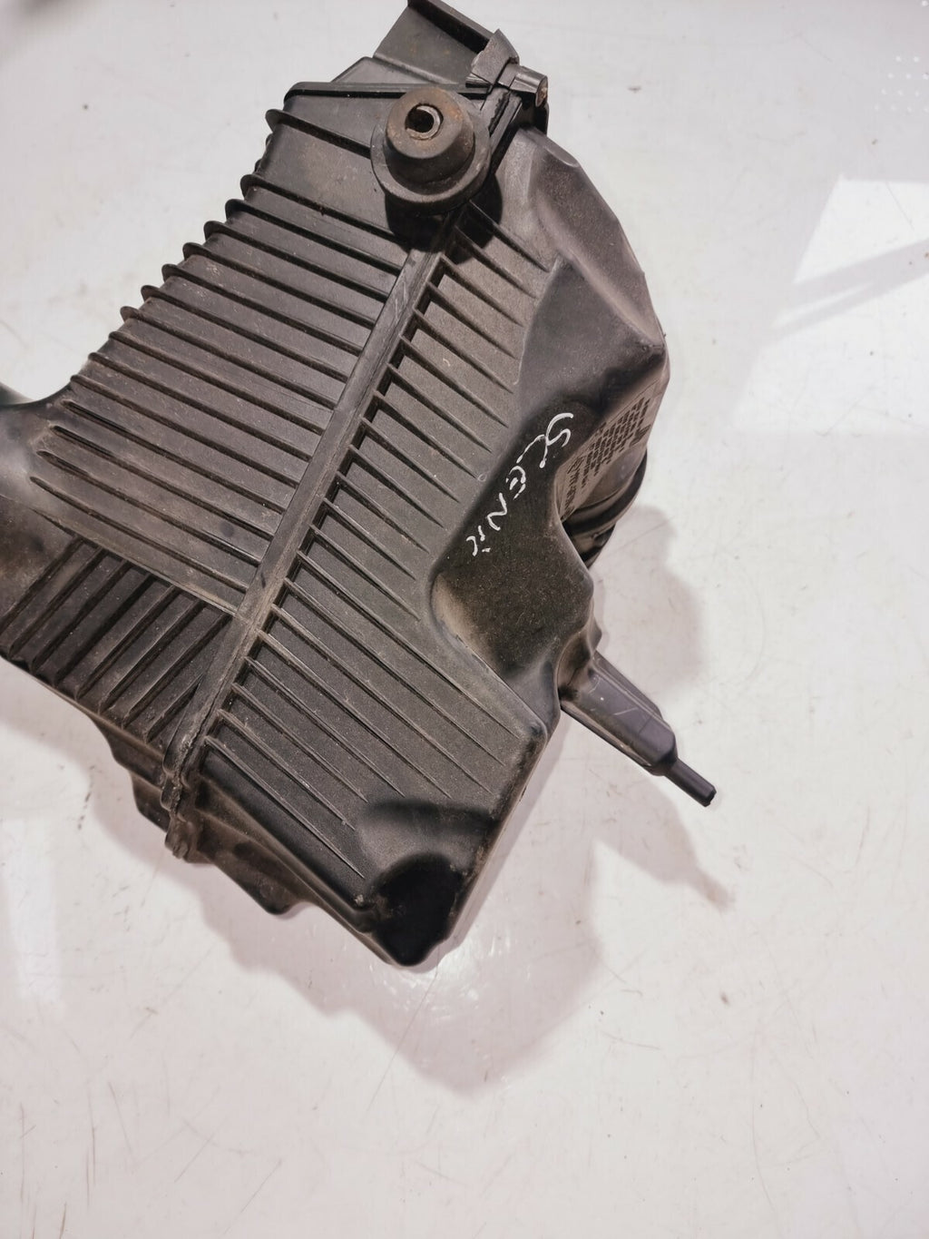 2005 RENAULT SCENIC Air Filter Box Housing 8200176559