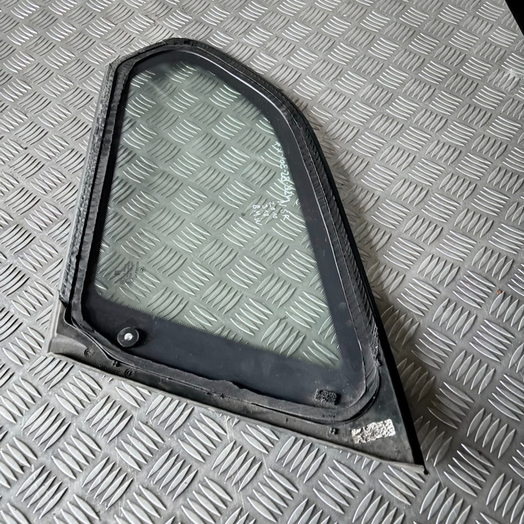 BMW 3 Series E90 318 Rear Left NSR Quarter Window Glass Fixed Door Saloon 04-11
