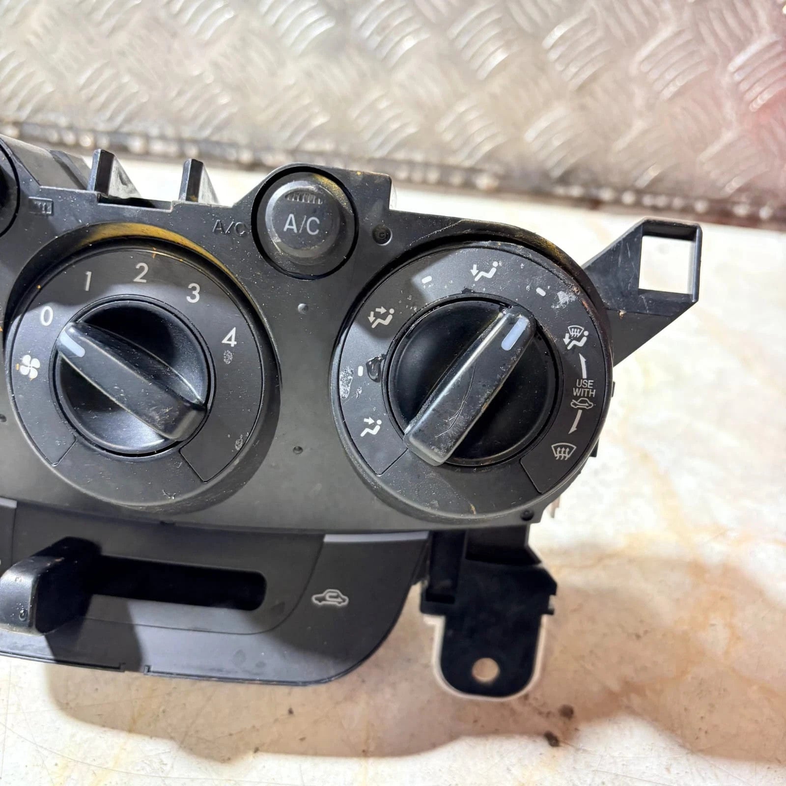 Mazda 2 DE 2007-2014 Manual Heater AC Climate Control Switch Panel DP98 2K12