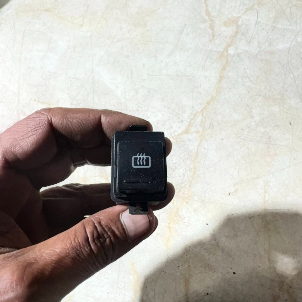 Skoda Superb Mk1 2001?2008 Heated Rear Window Demister Switch 3U0959621A