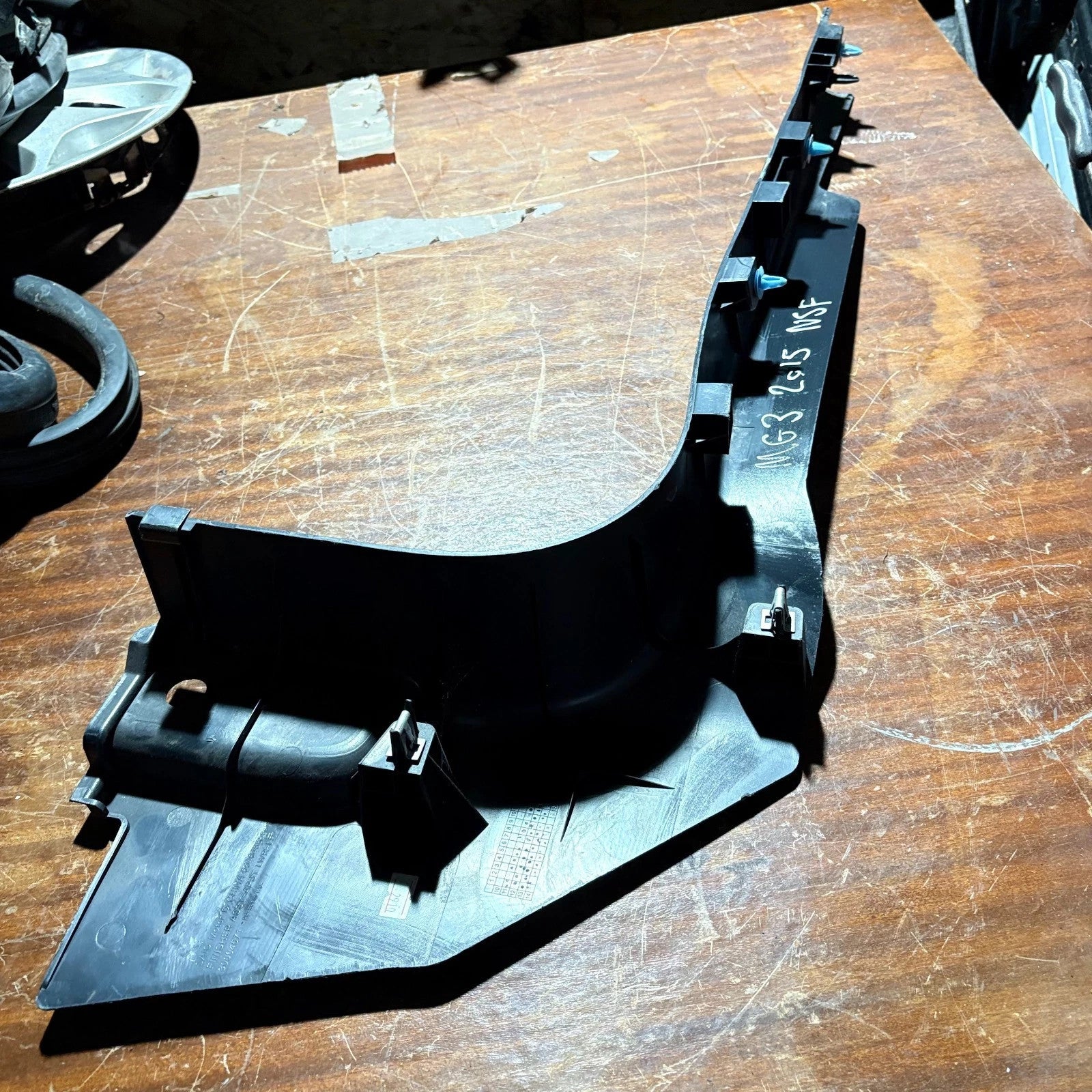MG3 MK1 2013-2018 Front Left Passenger Door Exterior B-Pillar Trim