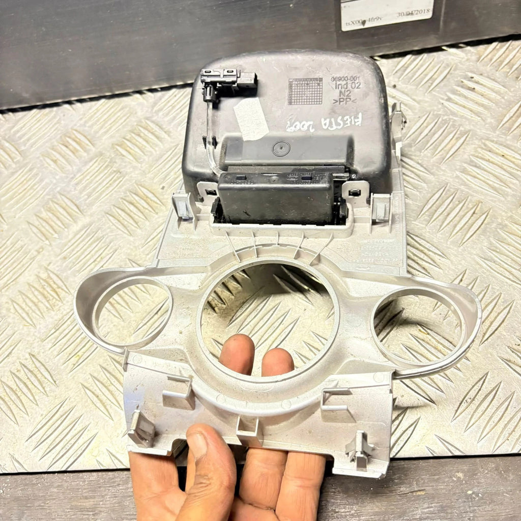 FORD FIESTA MK7 2009 HEAT AND A/C PANEL SURROUND TRIM 8A6118D422BF