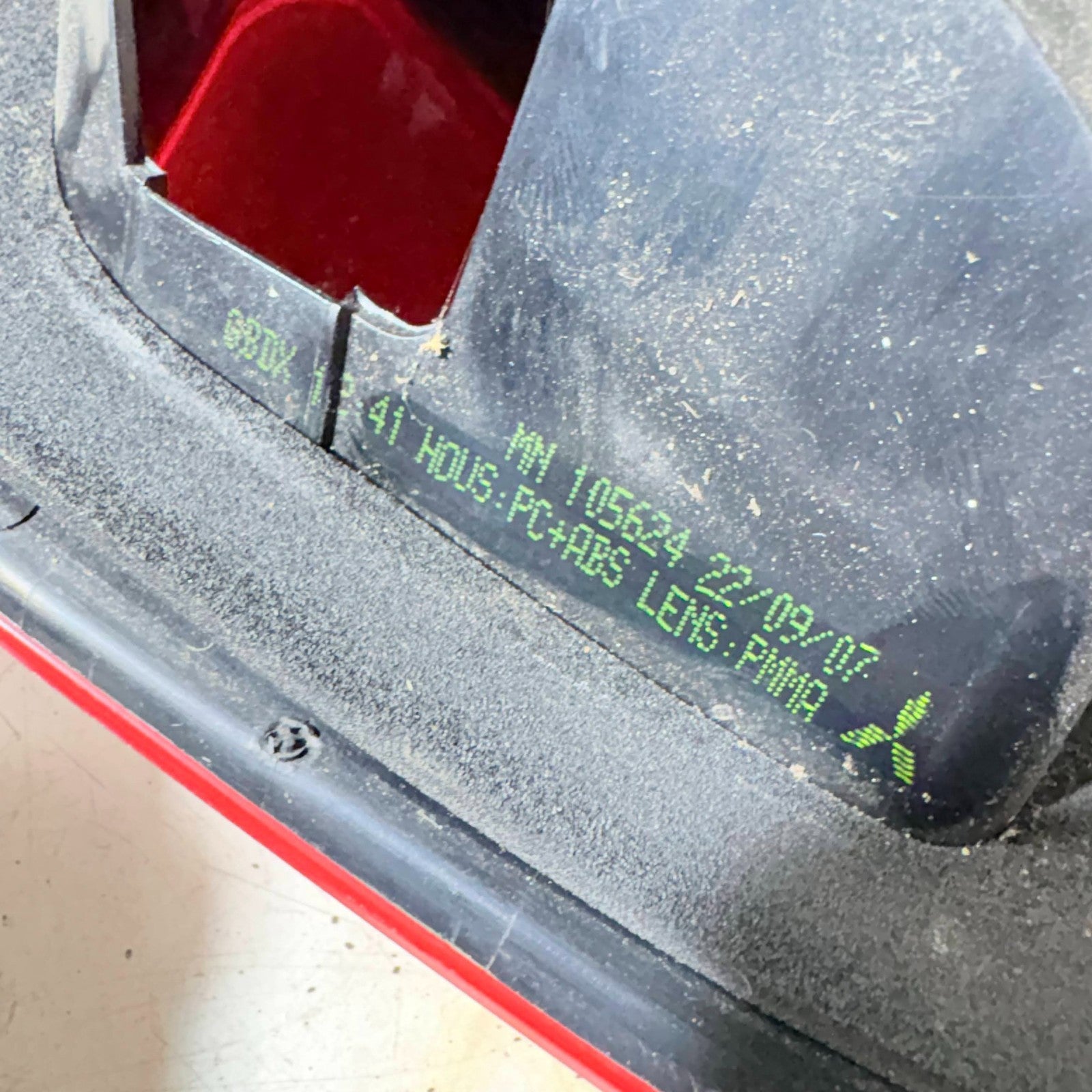 2004-2013 MITSUBISHI COLT REAR TAIL LIGHT MN105624