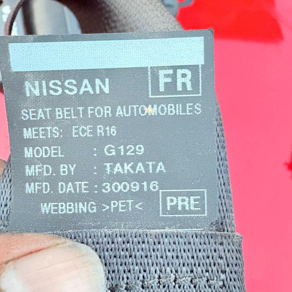 Nissan Navara 2015-Seatbelt