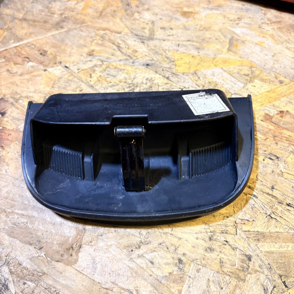 KIA CARENS UN 2006-2013 REAR CENTRE CONSOLE ASHTRAY TRAY ASSEMBLY 84551-1D000
